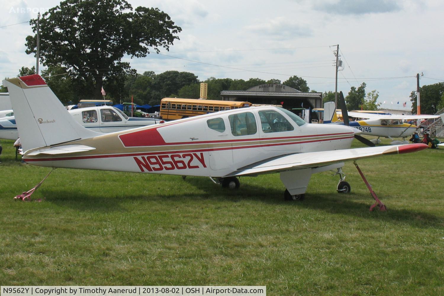 N9562Y, 1962 Beech 35-B33 Debonair C/N CD-564, 1962 Beech 35-B33, c/n: CD-564