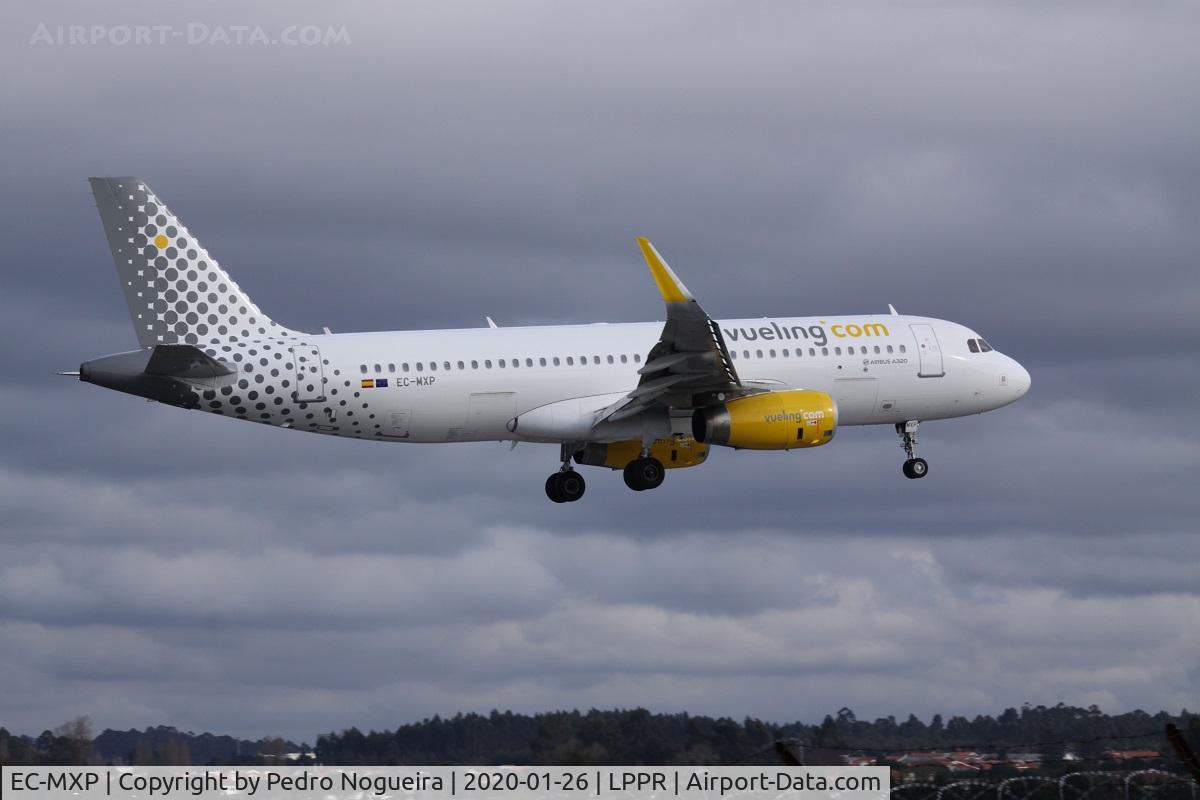 EC-MXP, 2018 Airbus A320-232 C/N 8244, app rnw17 LPPR