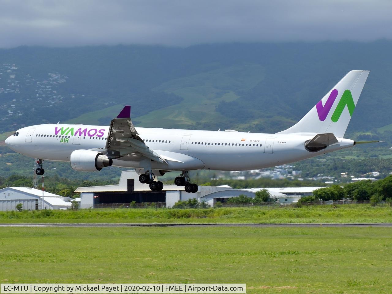 EC-MTU, 2002 Airbus A330-223 C/N 469, Landing RWY 14