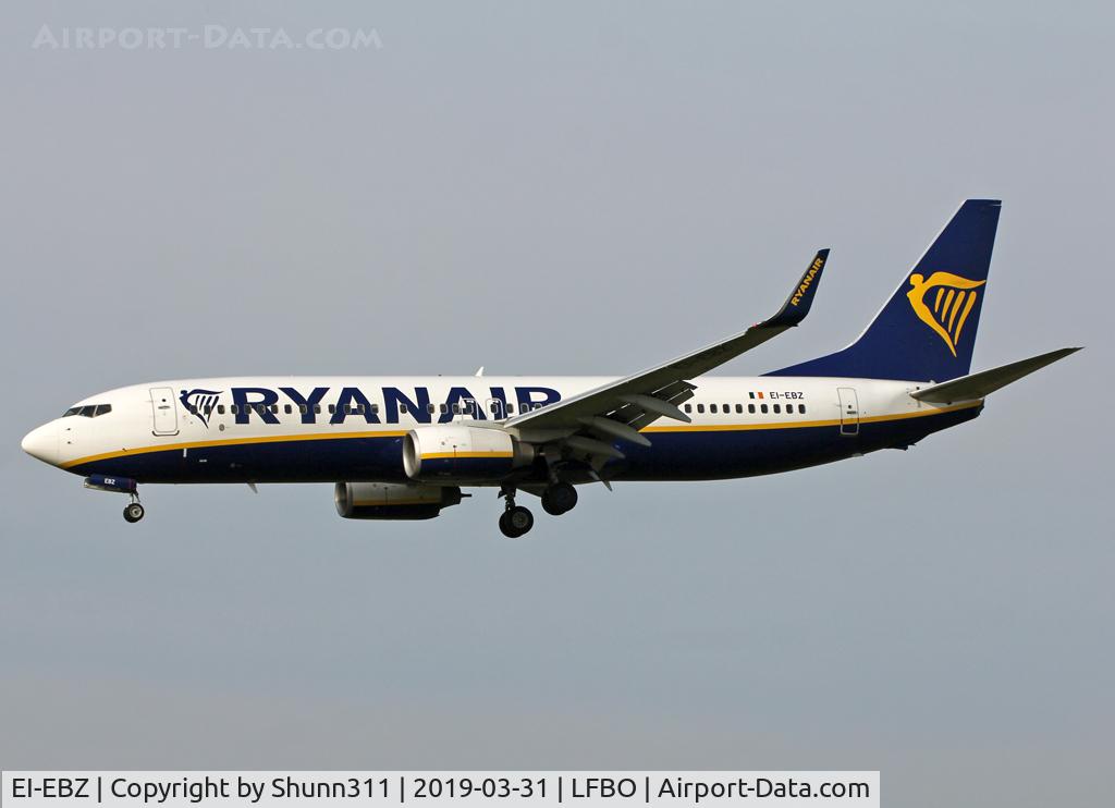 EI-EBZ, 2009 Boeing 737-8AS C/N 35008, Landing rwy 14R