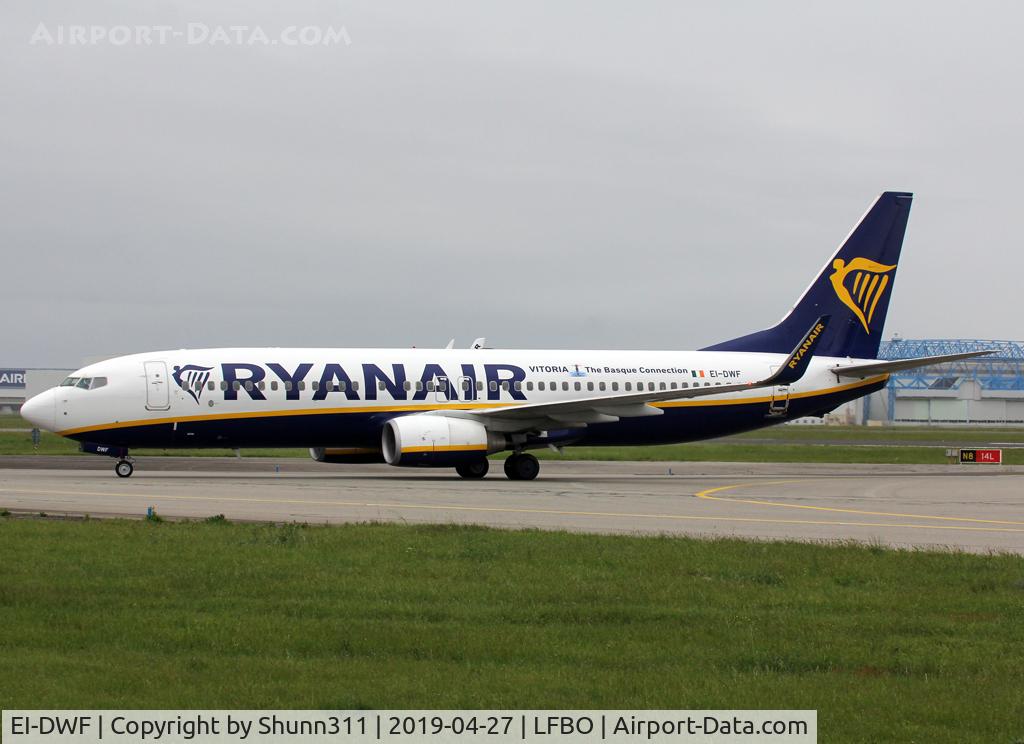 EI-DWF, 2007 Boeing 737-8AS C/N 33619, Taxiing to the Terminal with additional 'Vitoria - The Basque Connection' titles