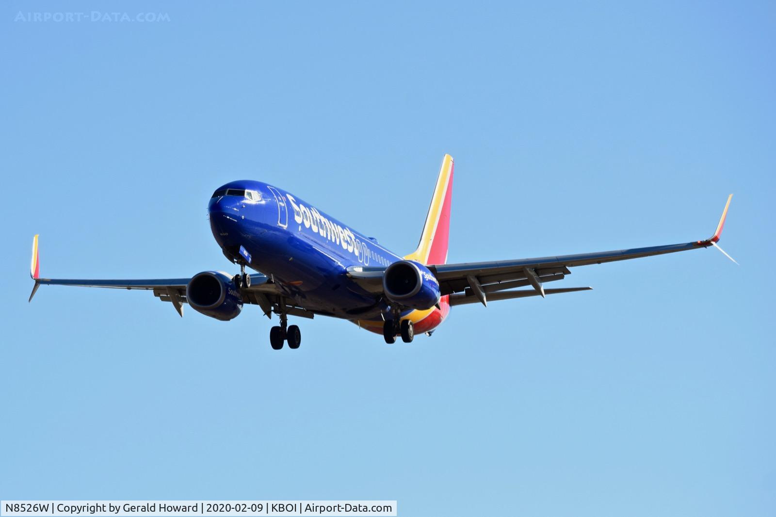N8526W, 2017 Boeing 737-8H4 C/N 36972, Landing 28R.