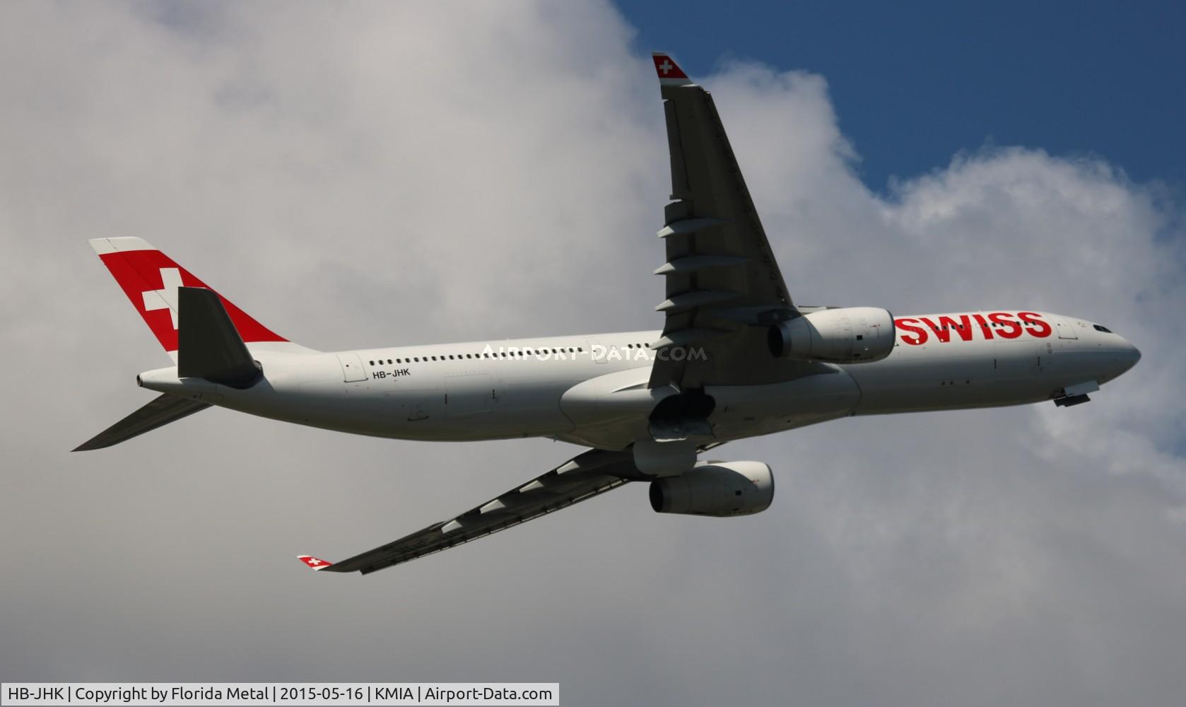 HB-JHK, 2011 Airbus A330-343X C/N 1276, MIA 2015