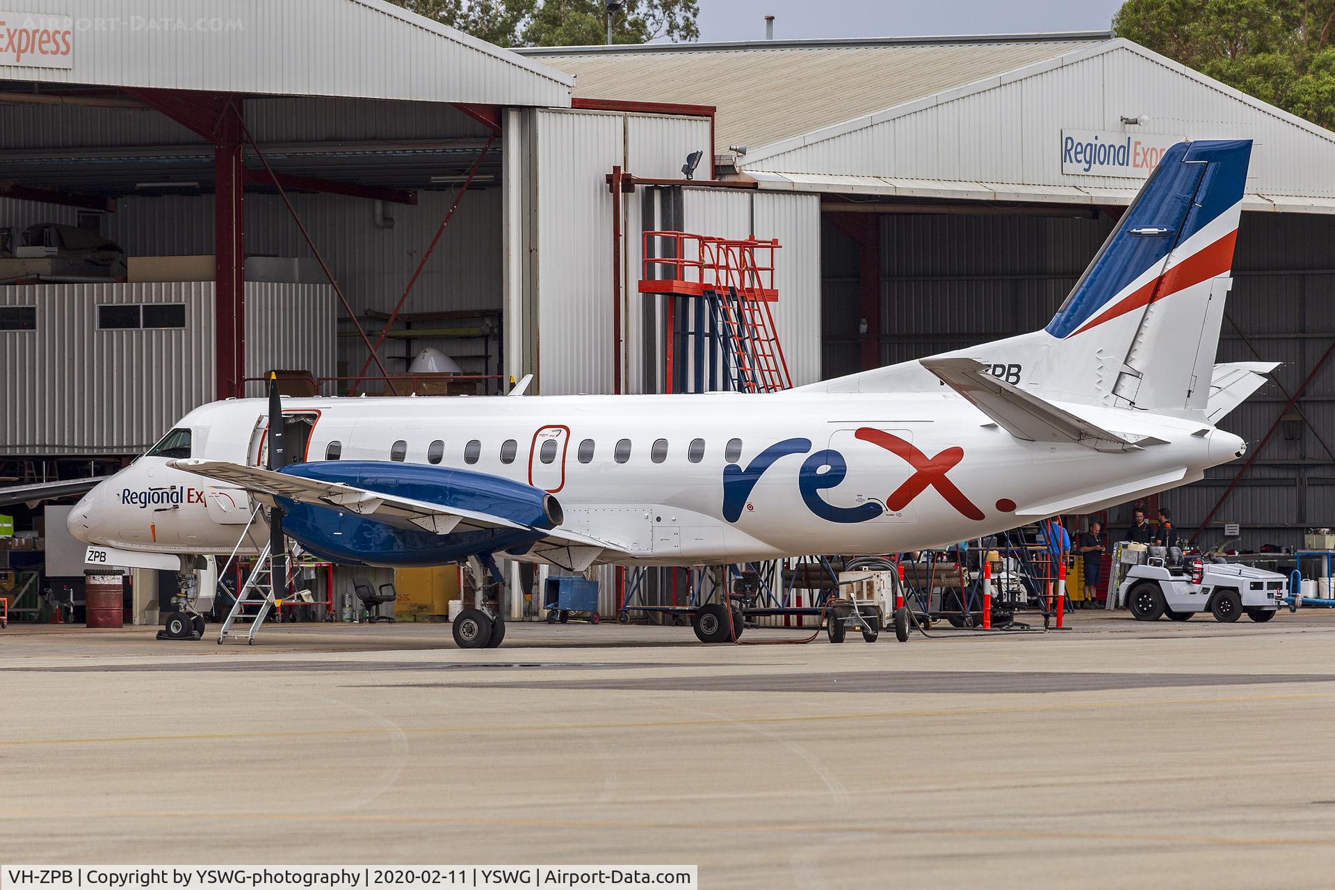 VH-ZPB, 1996 Saab 340B C/N 340B-403, Regional Express (VH-ZPB) Saab 340B, in REX livery, at Wagga Wagga Airport