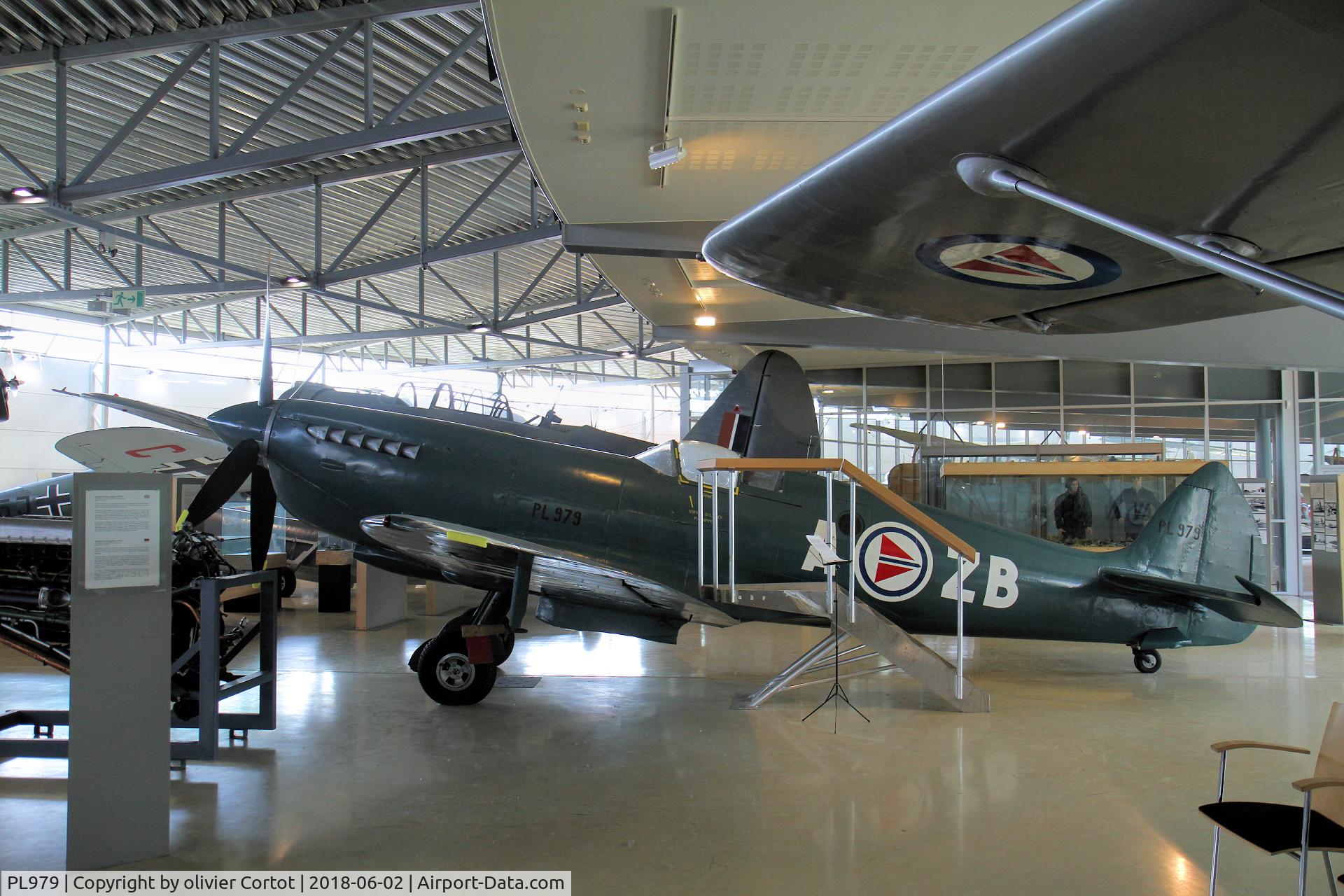 PL979, 1944 Supermarine 365 Spitfire PR.XI C/N 6S/583719, deserve a better display
