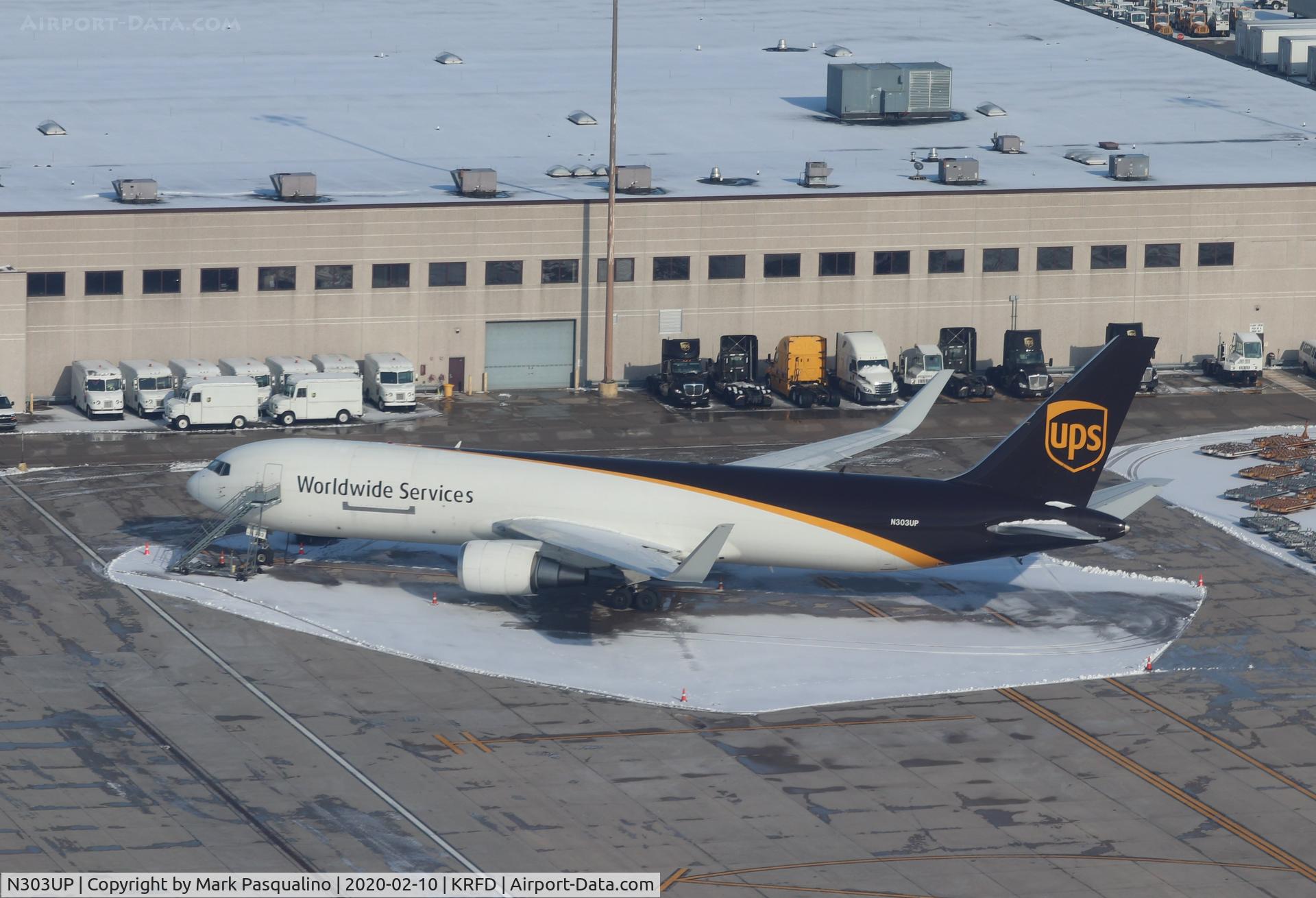 N303UP, 1995 Boeing 767-34AF C/N 27241, Boeing 767-34AF