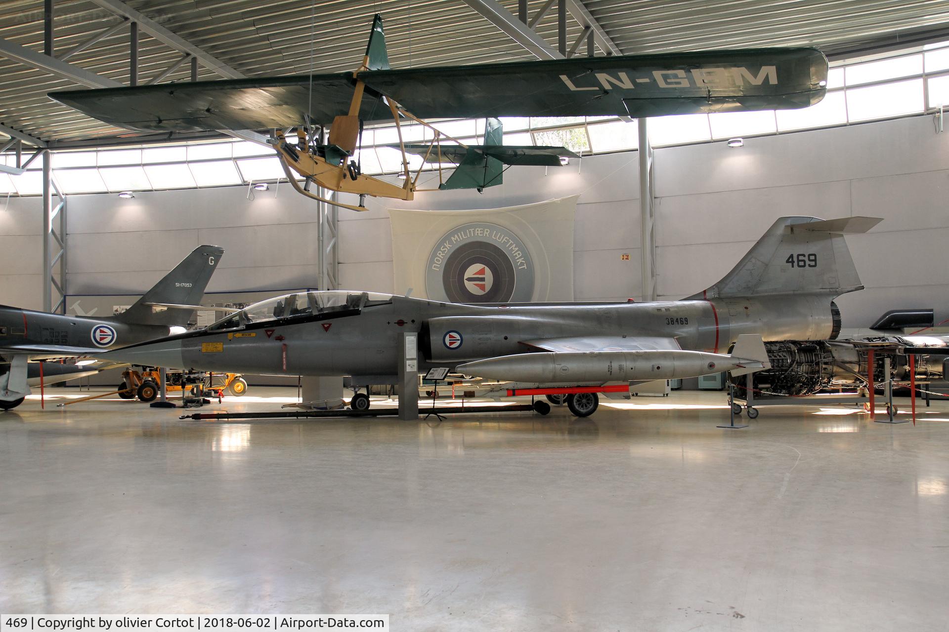 469, 1963 Lockheed TF-104G Starfighter C/N 583D-5779, 63-8469 TF-104G