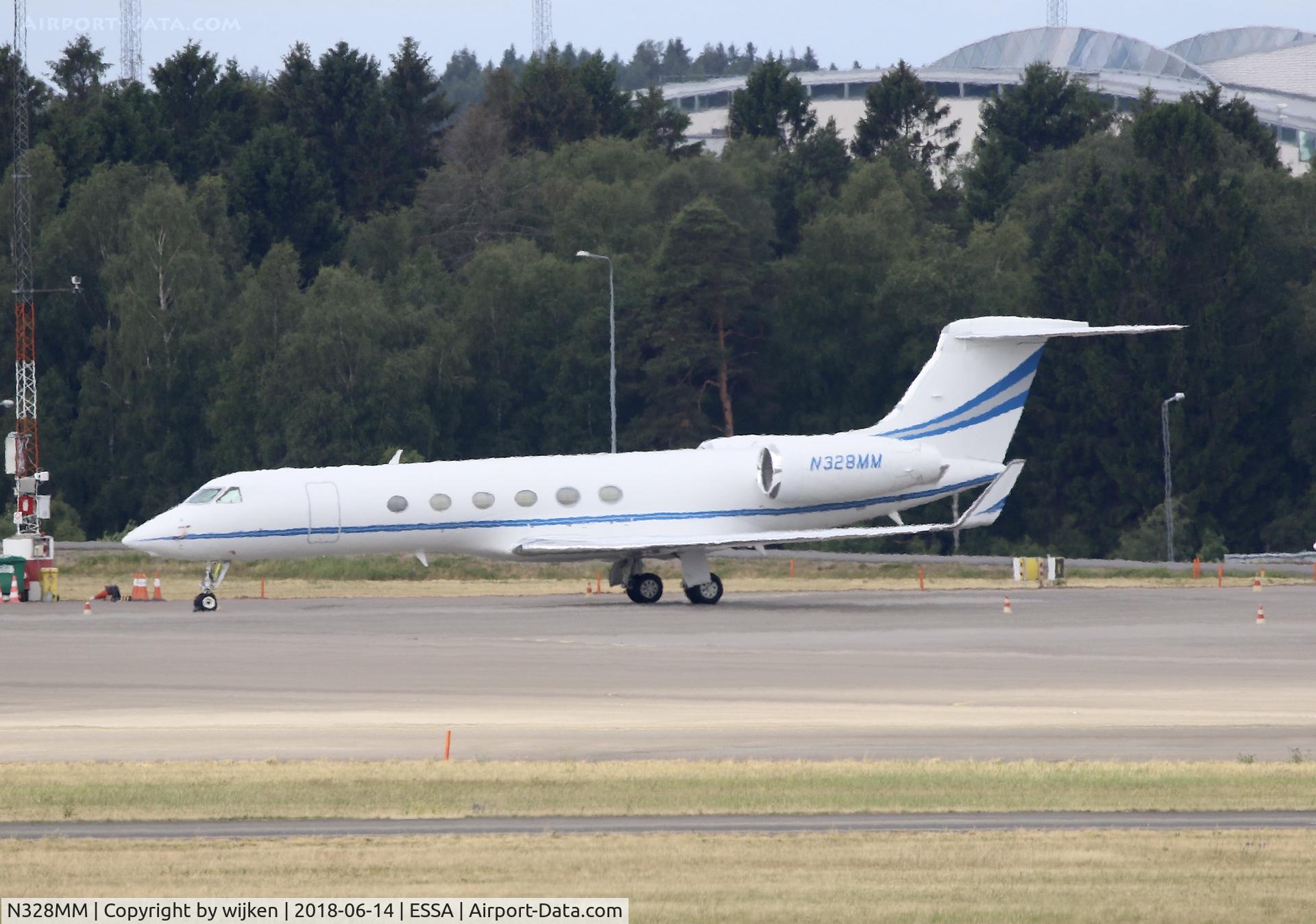 N328MM, 2001 Gulfstream Aerospace G-V C/N 636, Ramp M
