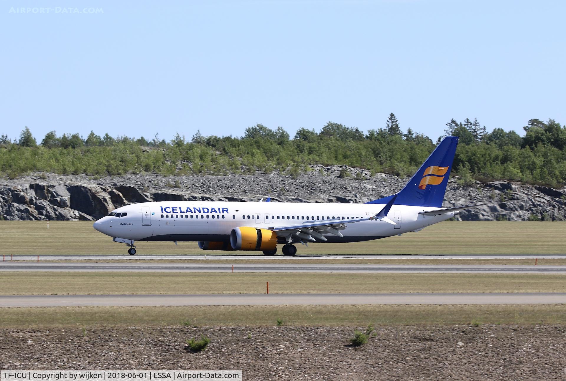TF-ICU, 2018 Boeing 737-8 MAX C/N 44355, RWY 01R