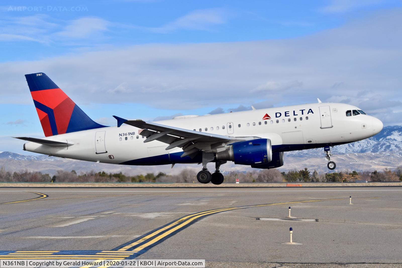N361NB, 2003 Airbus A319-114 C/N 1976, Landing 10R.