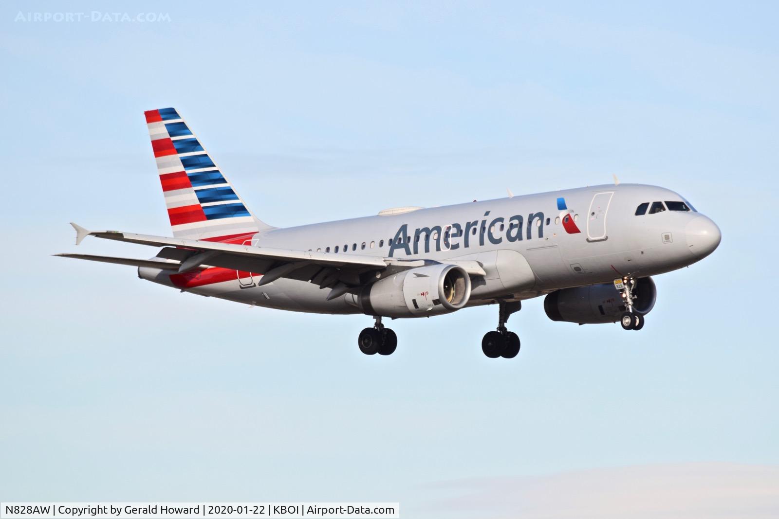 N828AW, 2001 Airbus A319-132 C/N 1552, Landing 10R.
