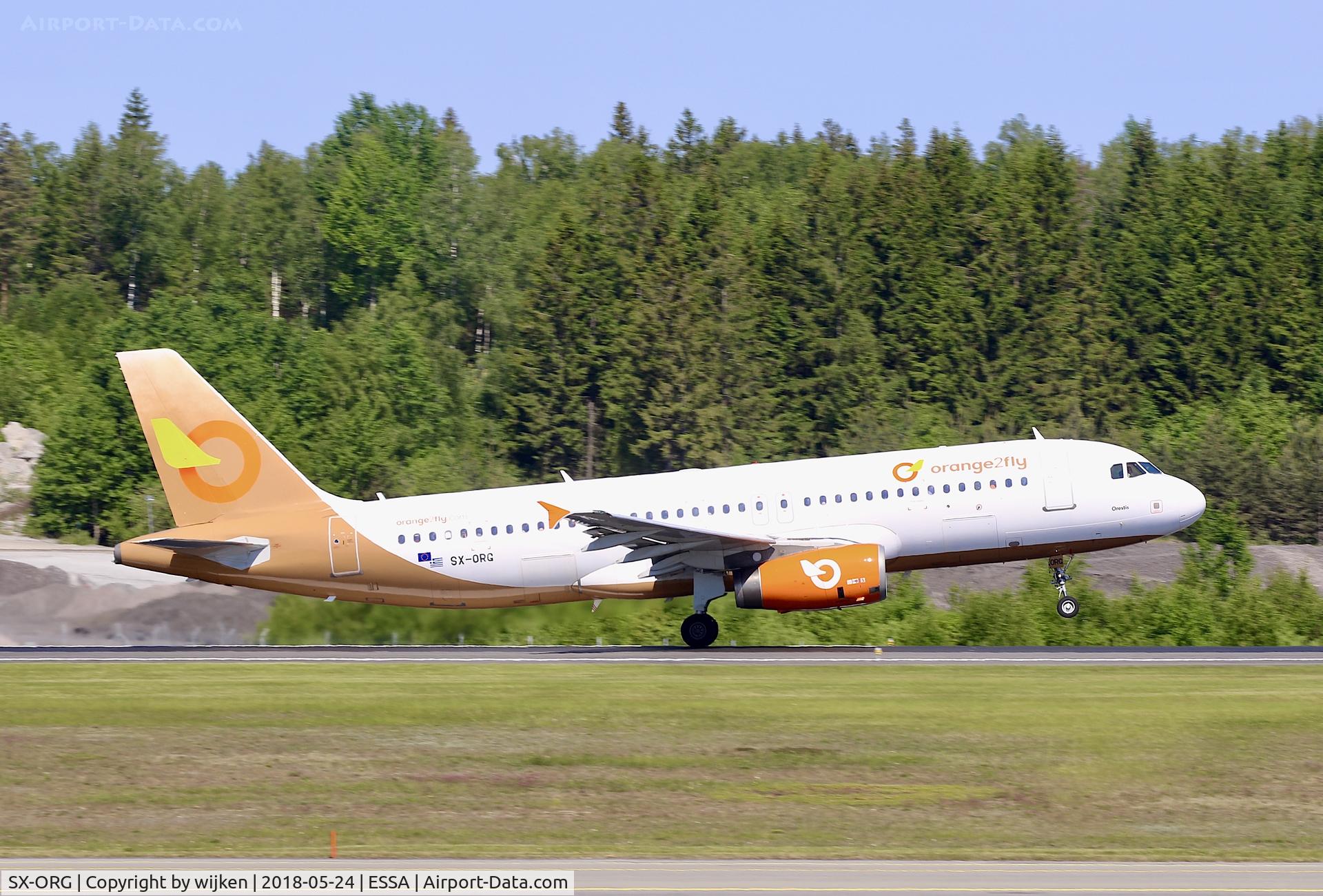 SX-ORG, 2001 Airbus A320-232 C/N 1407, RWY 08