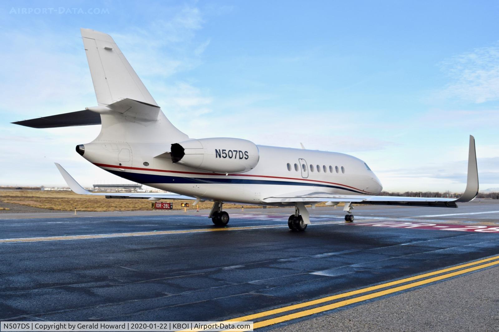 N507DS, 2013 Dassault Falcon 2000EX C/N 268, On Juliet holding for 10R.