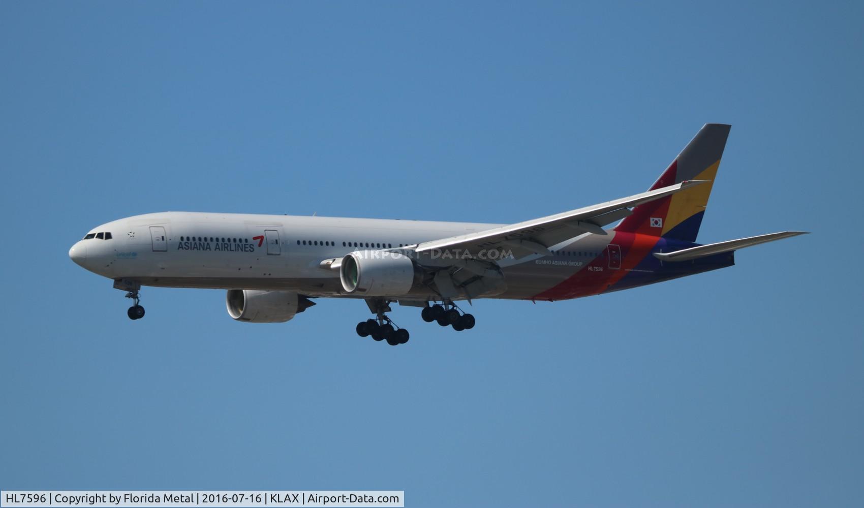 HL7596, 2001 Boeing 777-28E/ER C/N 28681, LAX 2016