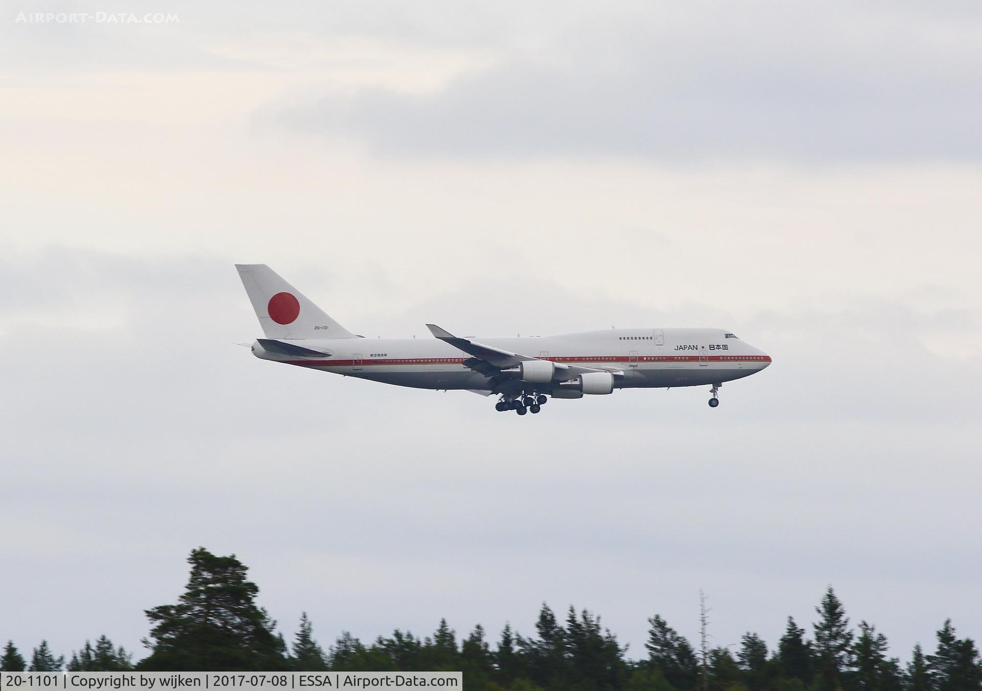 20-1101, 1990 Boeing 747-47C C/N 24730, RWY 19L
