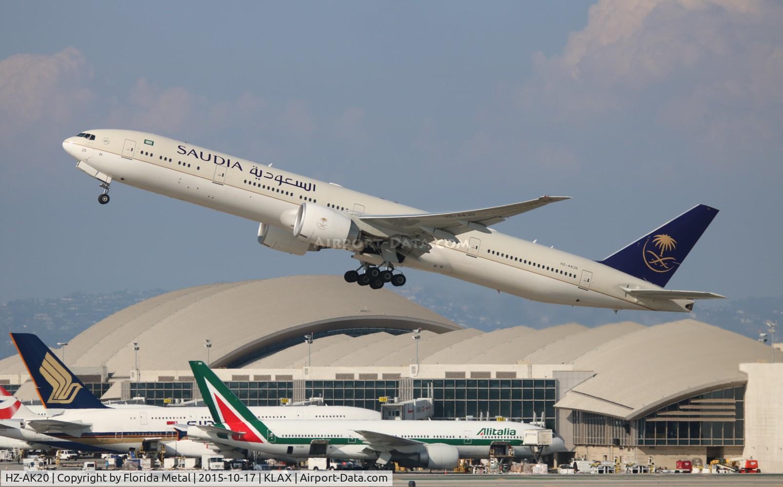HZ-AK20, 2013 Boeing 777-368/ER C/N 41058, LAX 2015