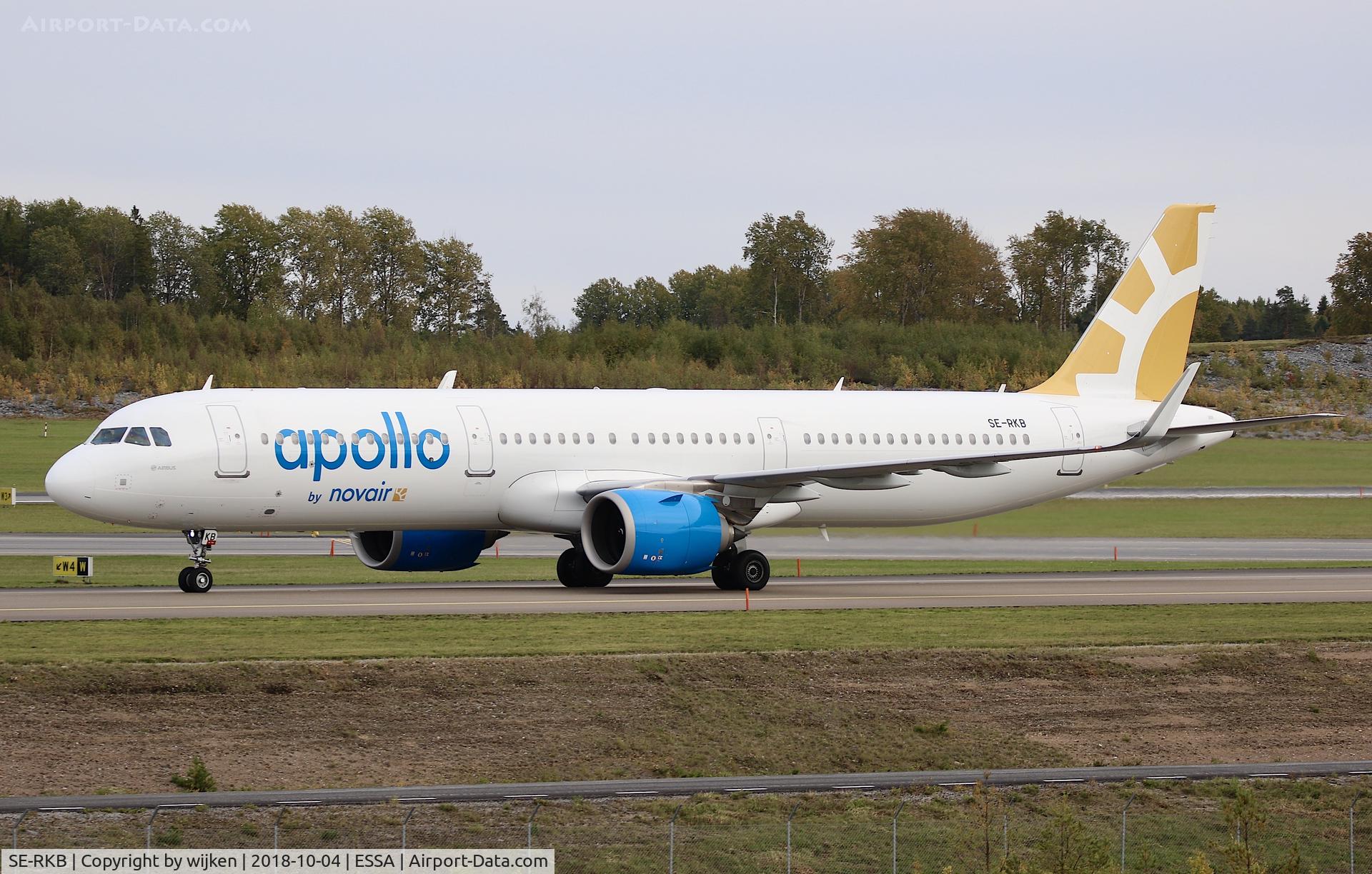 SE-RKB, 2017 Airbus A321-251N C/N 7807, Taxiway W