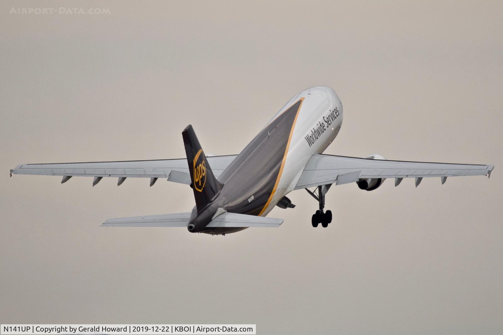 N141UP, 2002 Airbus A300F4-622R C/N 0824, Departing BOI.