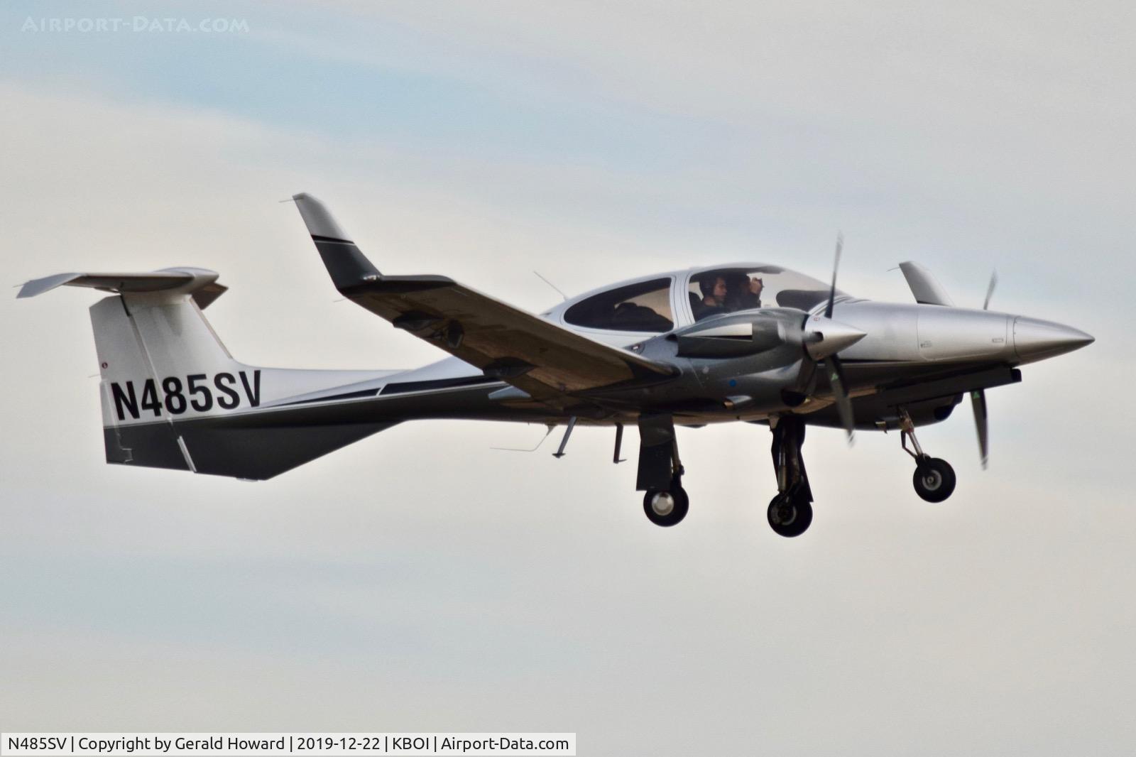 N485SV, Diamond DA-42 NG Twin Star C/N 42.N387, Climb out from 10R.