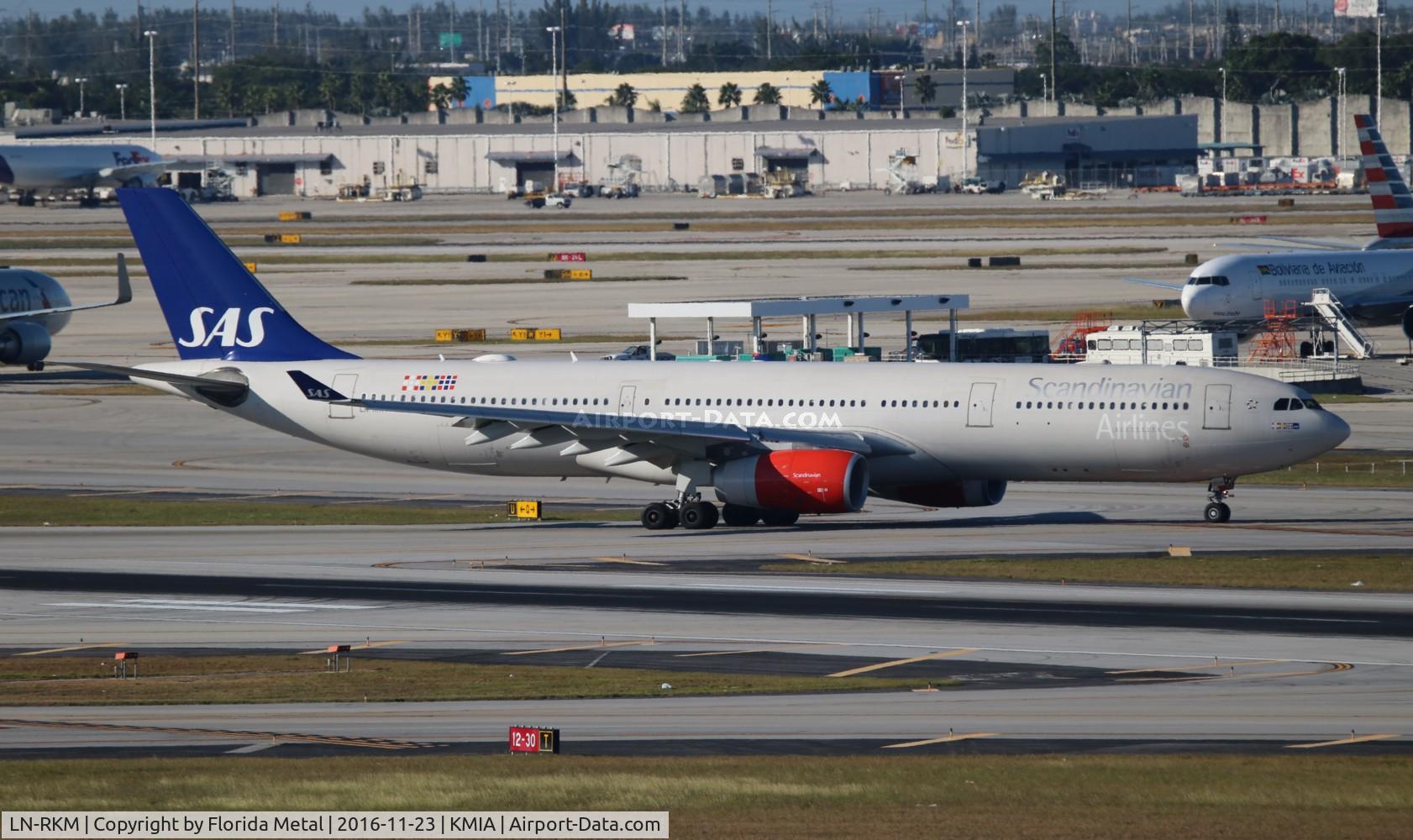 LN-RKM, 2002 Airbus A330-343X C/N 496, MIA 2016