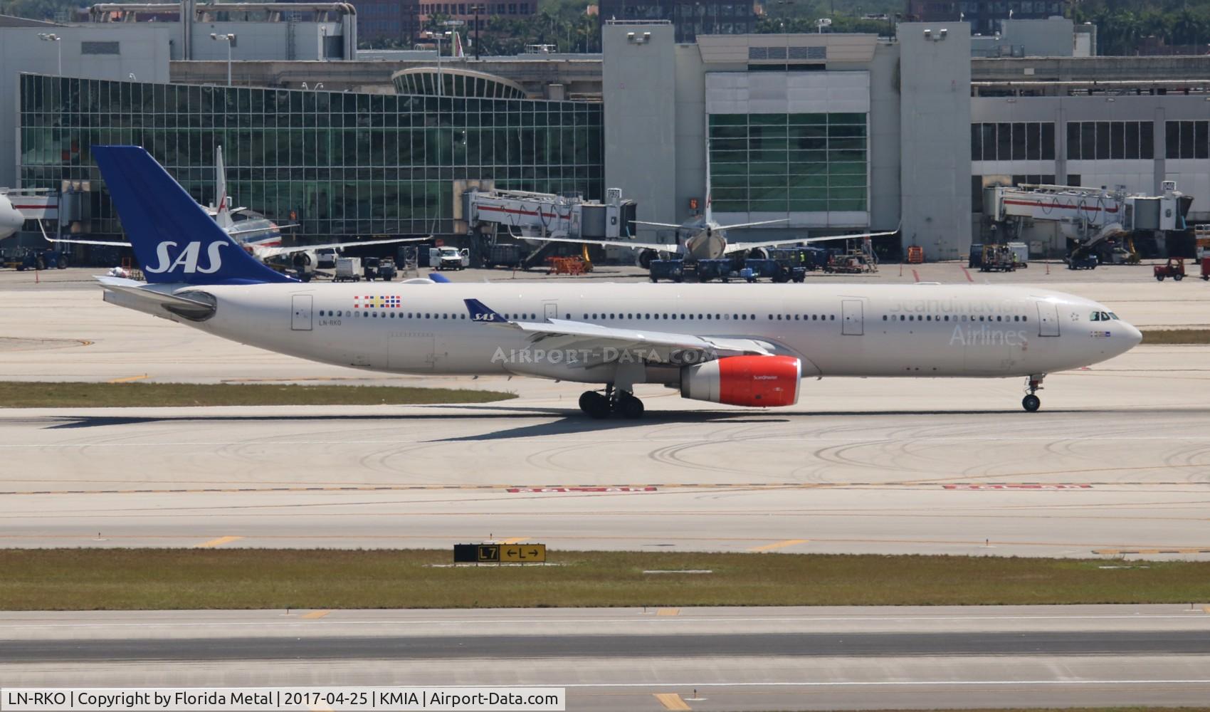LN-RKO, 2003 Airbus A330-343X C/N 515, MIA 2017