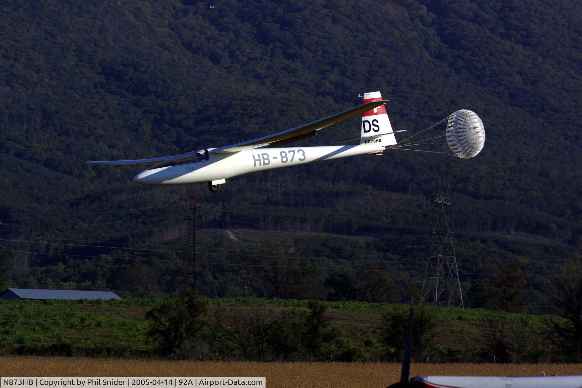 N873HB, 1966 Neukom S-3 Elfe C/N 16, Elfe landing w/ drag chute deployed at Chilhowee Gliderport, Benton TN