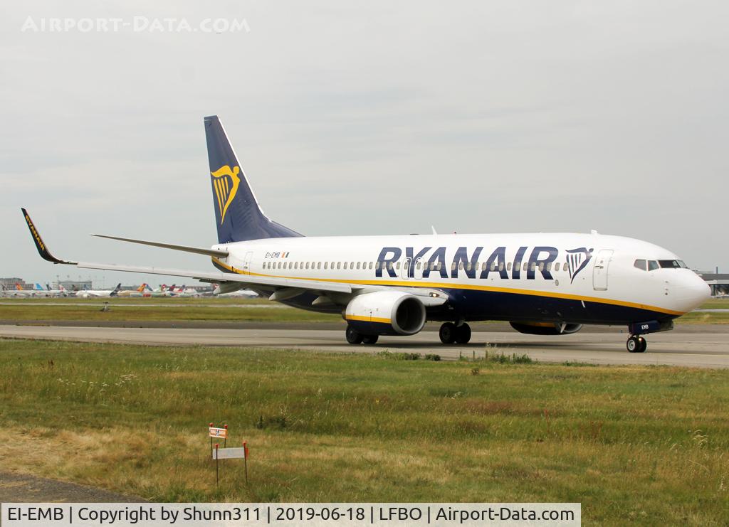 EI-EMB, 2010 Boeing 737-8AS C/N 38511, Taxiing holding point rwy 14L for departure...