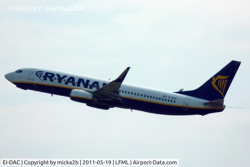 EI-DAC, 2002 Boeing 737-8AS C/N 29938, Take off