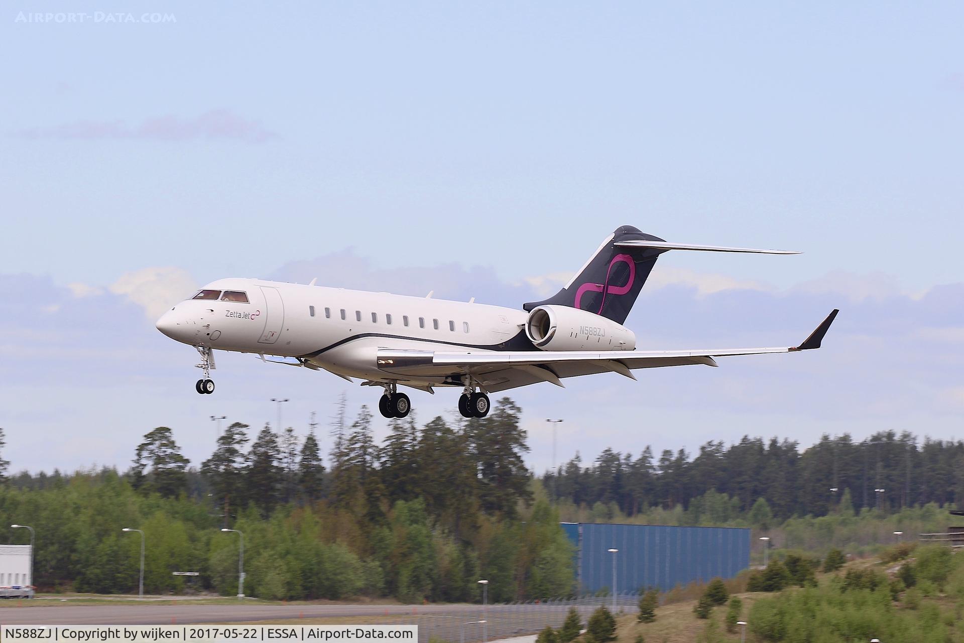 N588ZJ, 2014 Bombardier BD-700-1A11 Global 5000 C/N 9679, RWY 19L
