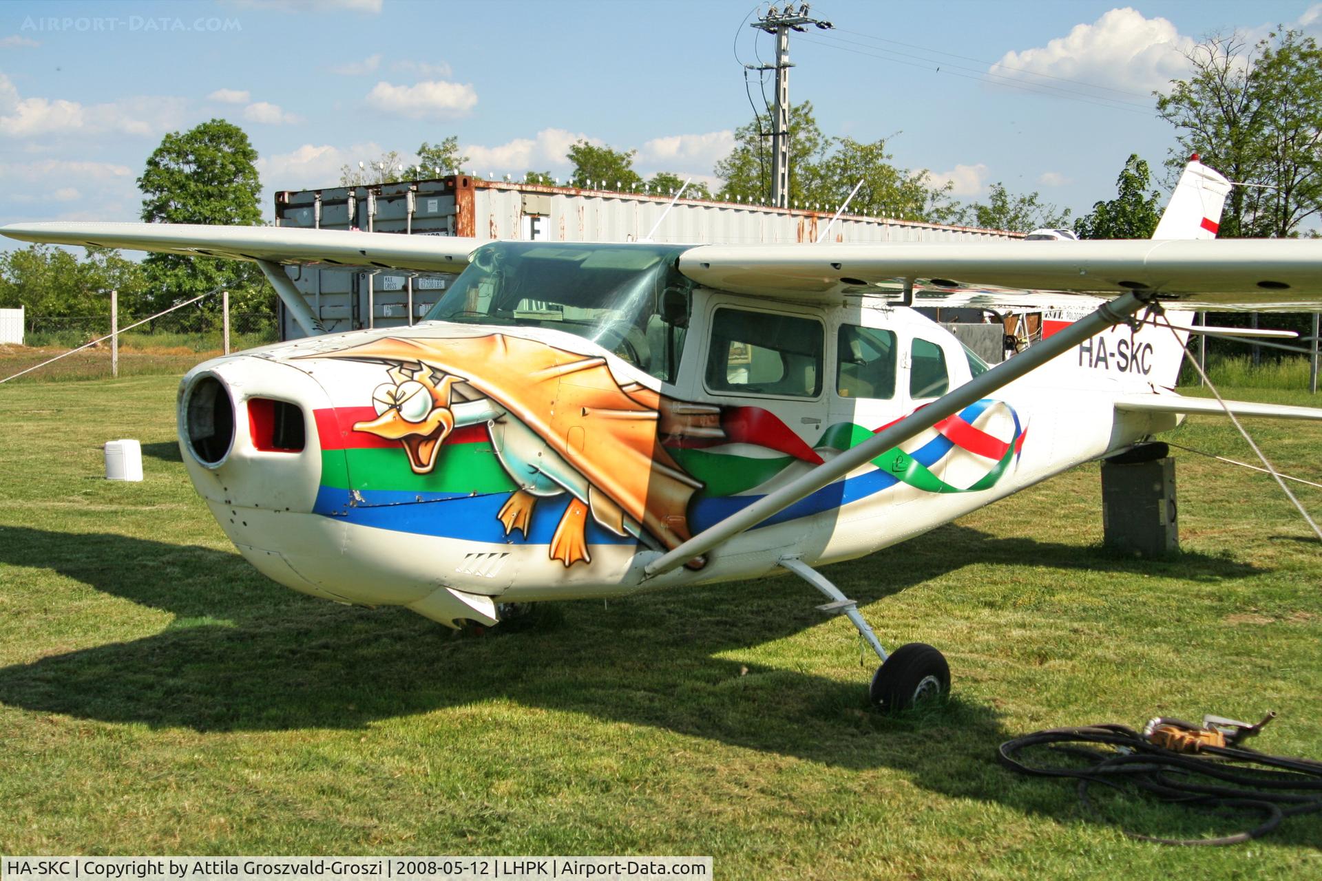 HA-SKC, Cessna P206E Super Skylane C/N P206-00618, LHPK - Papkutapuszta Airfield, Hungary