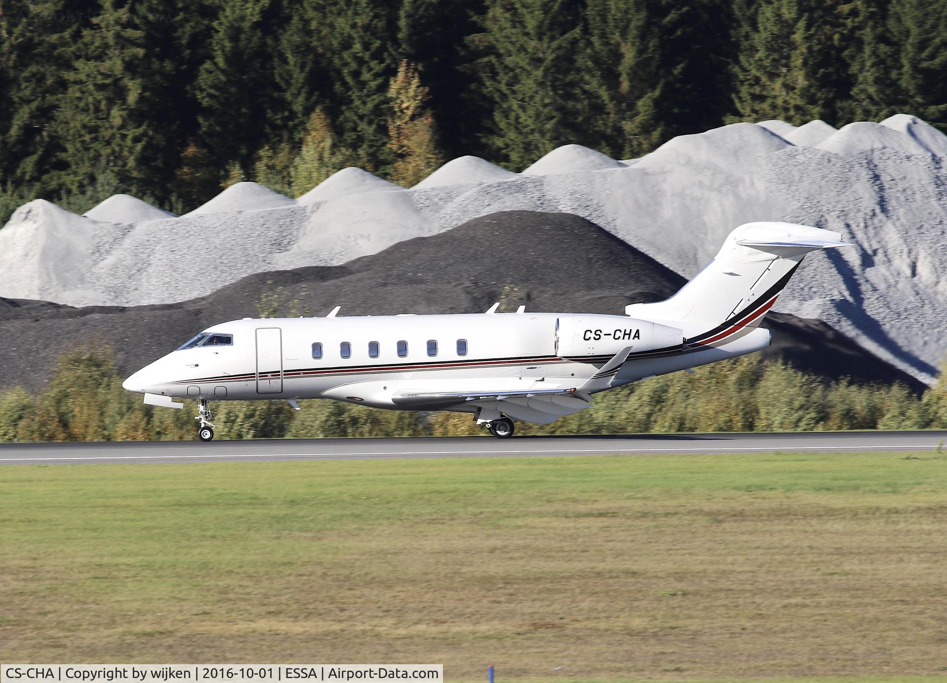 CS-CHA, 2014 Bombardier Challenger 350 (BD-100-1A10) C/N 20544, RWY 26