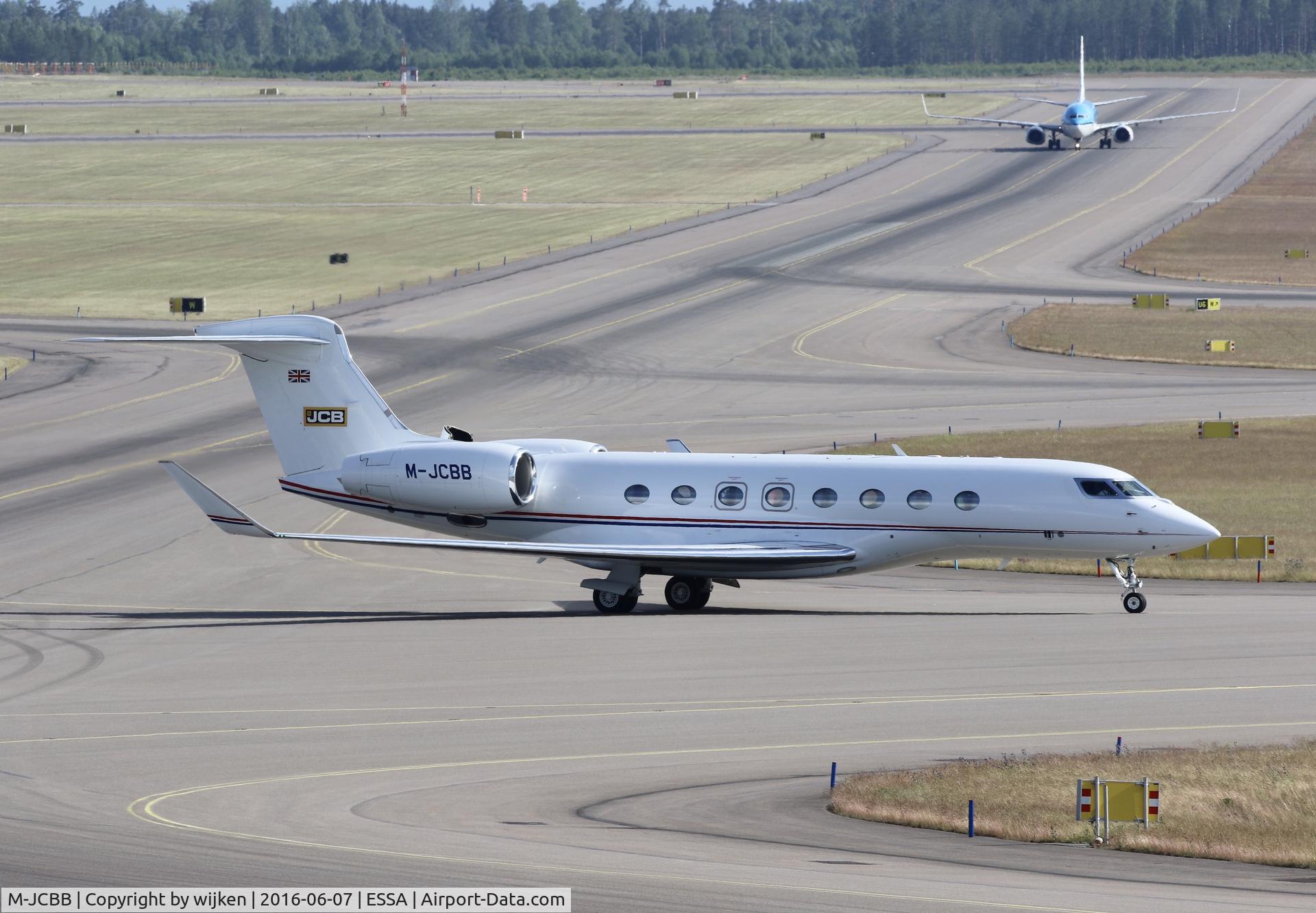 M-JCBB, 2013 Gulfstream Aerospace G650 (G-VI) C/N 6049, Taxiway W
