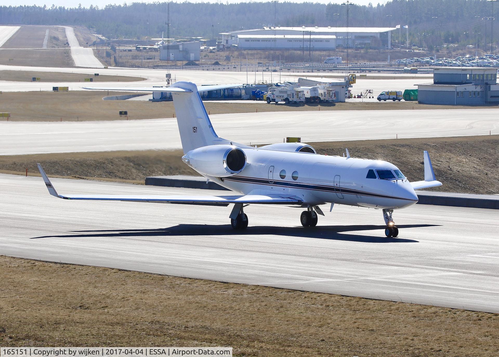 165151, 1992 Gulfstream Aerospace C-20G (Gulfstream IV) C/N 1199, Taxiway W