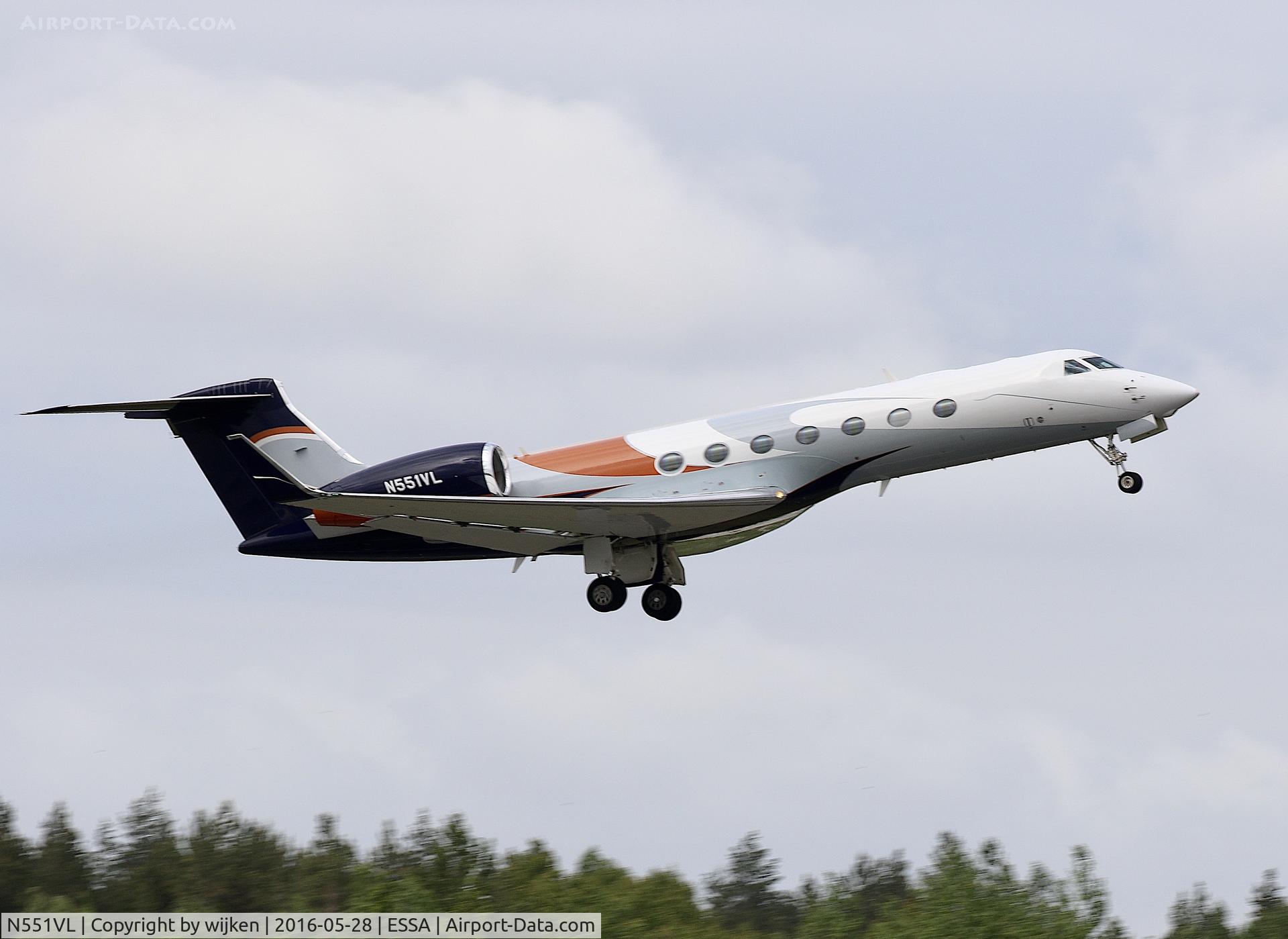 N551VL, Gulfstream Aerospace GV-SP (G550) C/N 5381, RWY 08