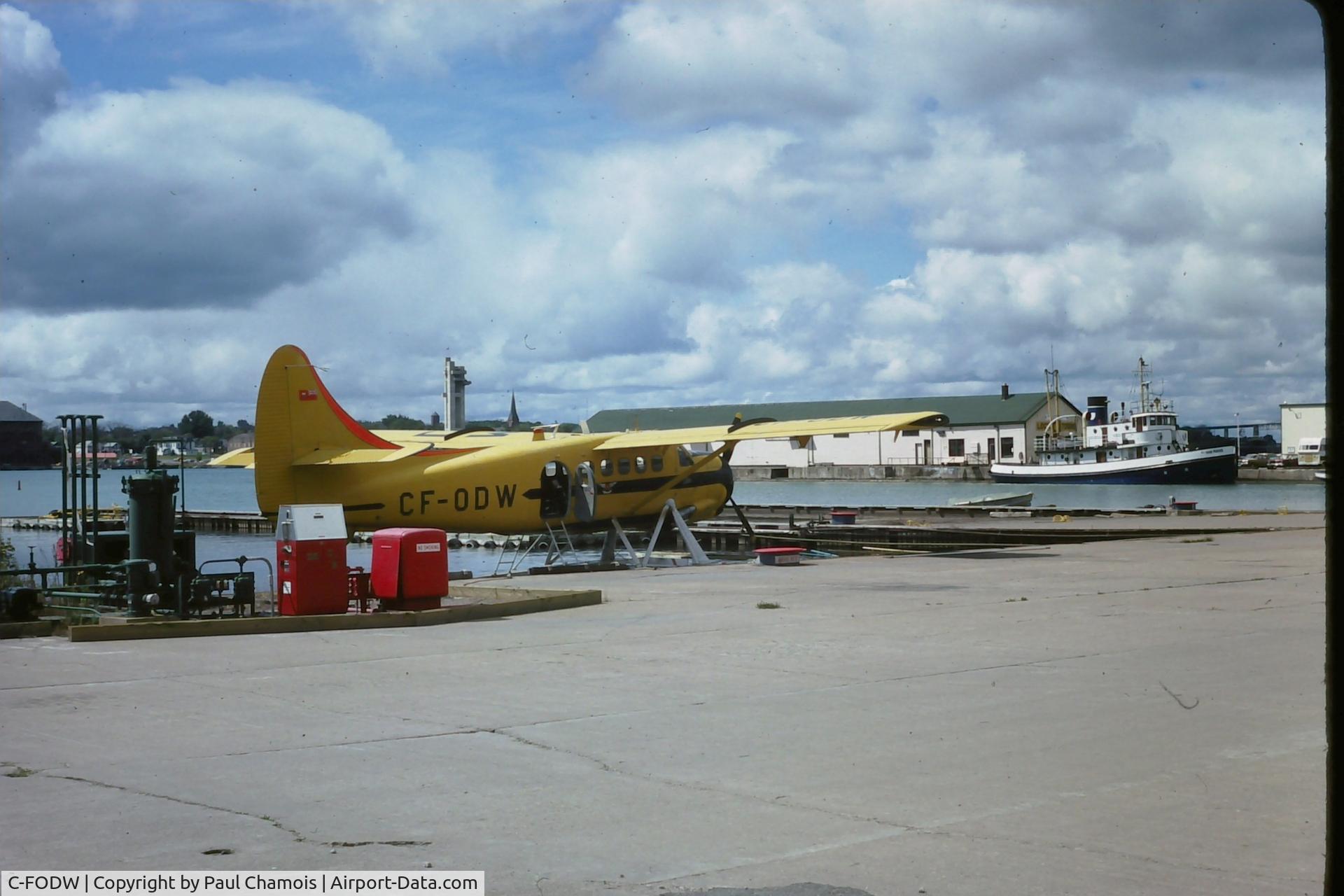 C-FODW, 1961 De Havilland Canada DHC-3 Otter C/N 403, Tied up at Sault Ste. Marie (ON) in 1975