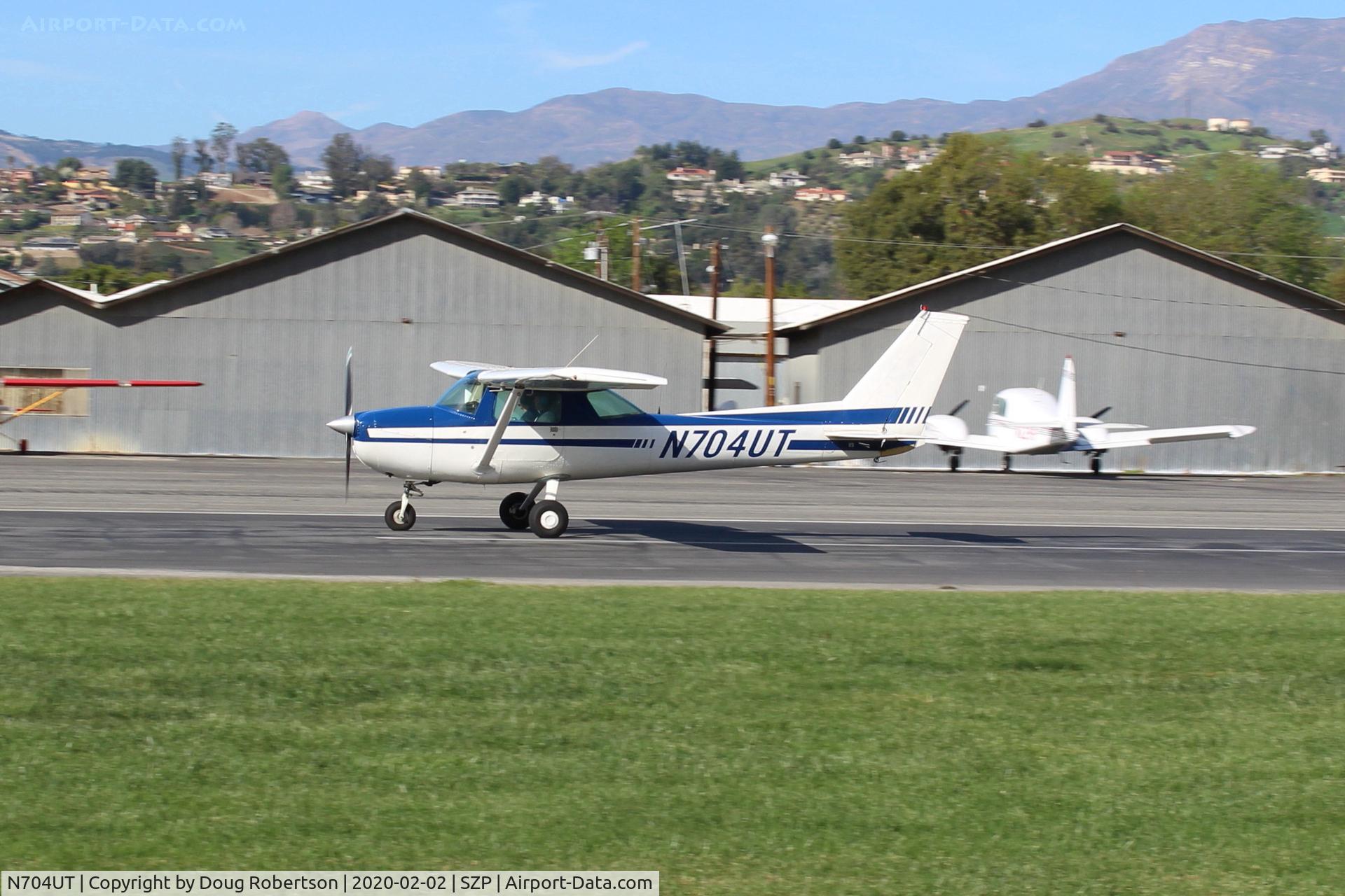 N704UT, 1976 Cessna 150M C/N 15078891, 1976 Cessna 150M, Continental O-200 100 Hp, landing roll Rwy 22