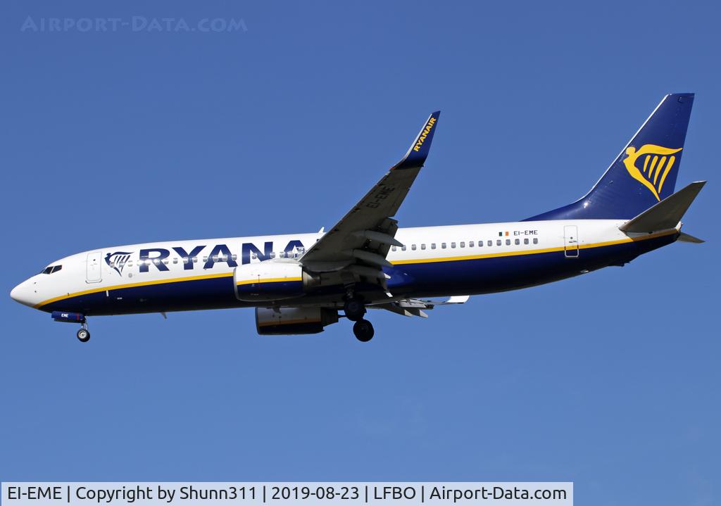 EI-EME, 2010 Boeing 737-8AS C/N 35029, Landing rwy 32L