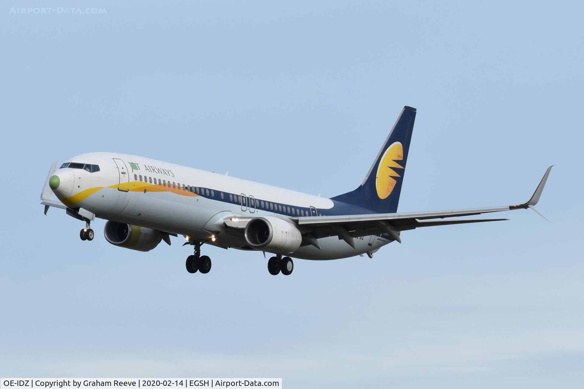 OE-IDZ, 2008 Boeing 737-96NER C/N 35227, Landing at Norwich.