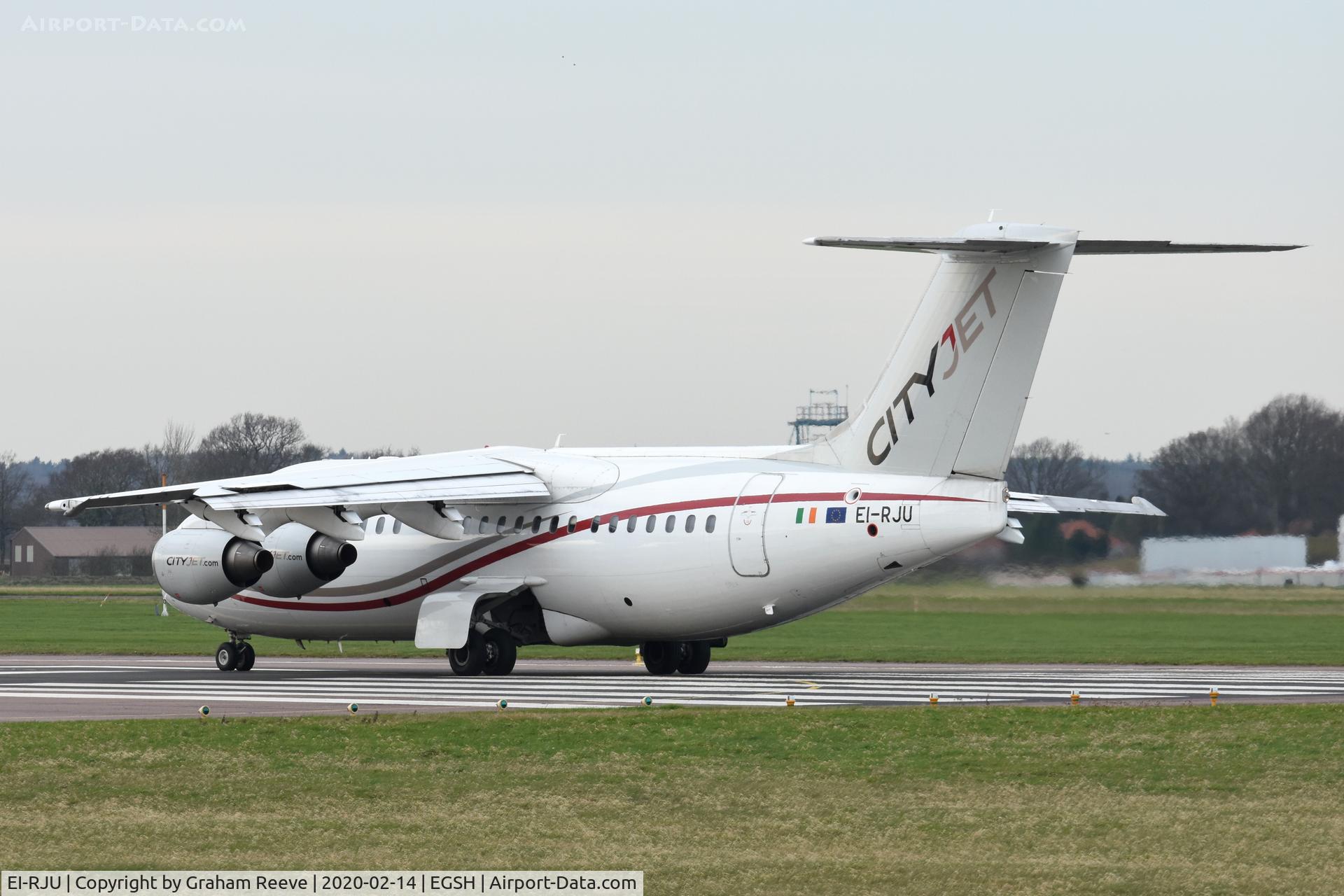 EI-RJU, 2000 British Aerospace Avro 146-RJ85A C/N E2367, Departing from Norwich.