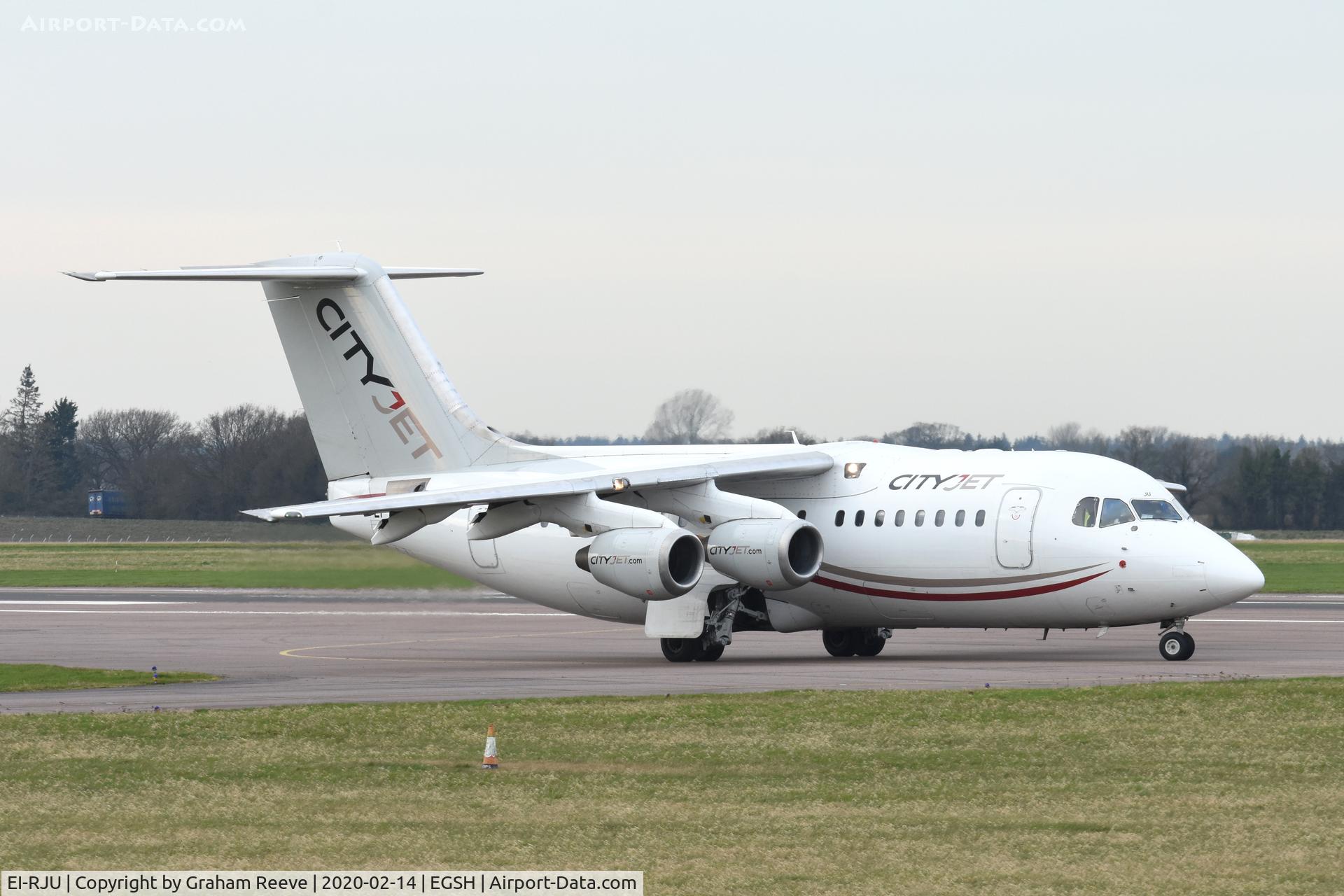 EI-RJU, 2000 British Aerospace Avro 146-RJ85A C/N E2367, Departing from Norwich.