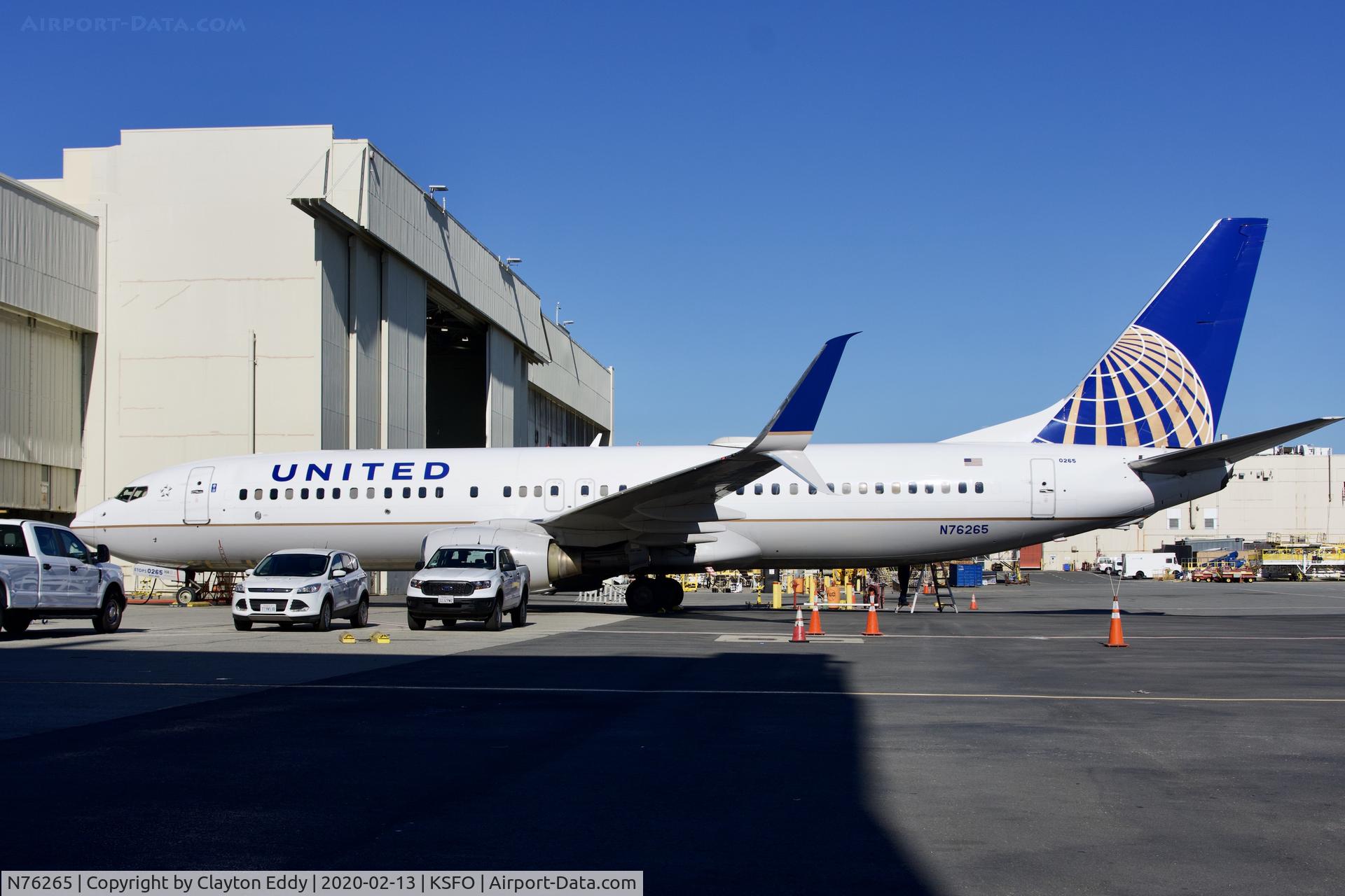 N76265, 2001 Boeing 737-824 C/N 31585, SFO 2020.