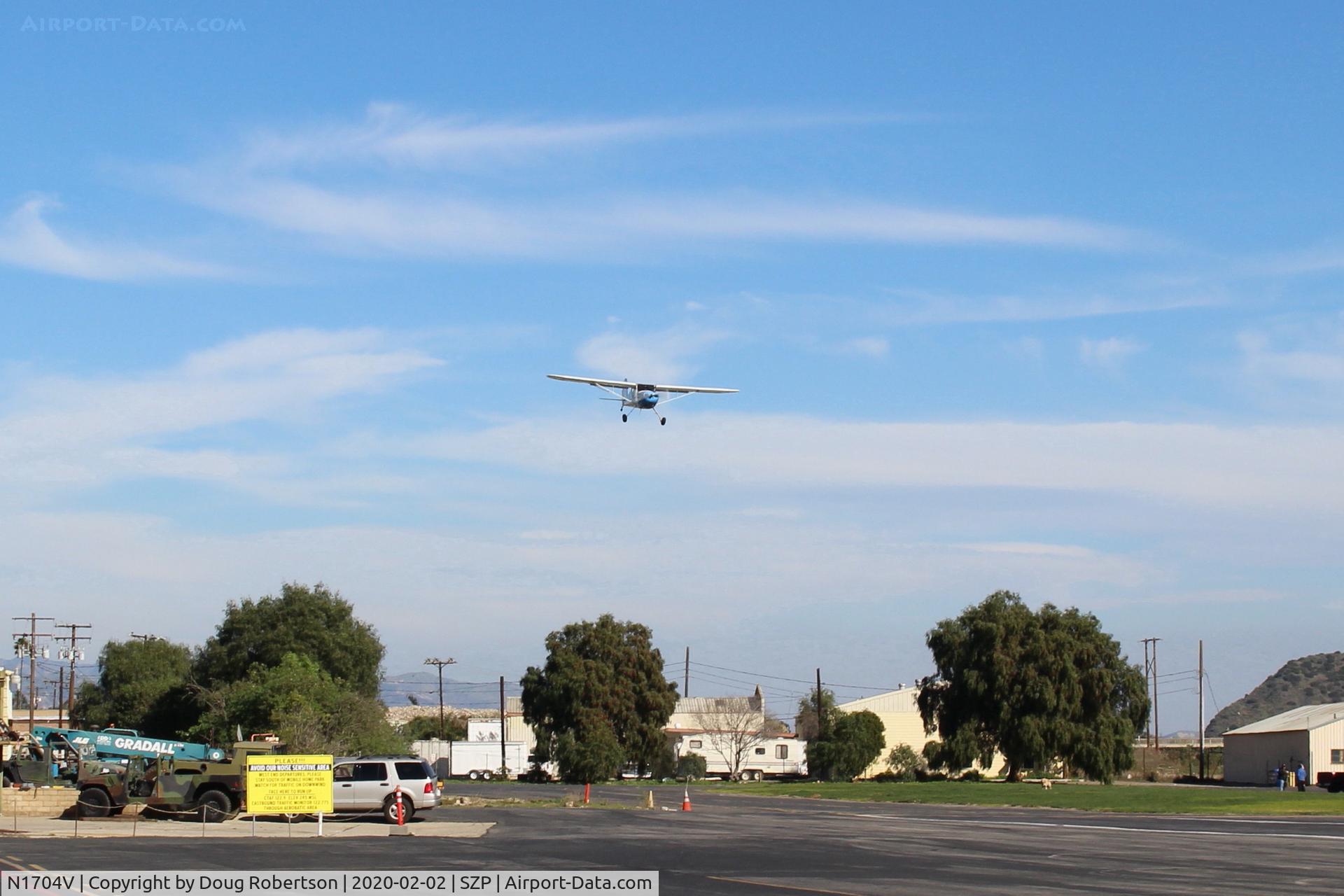 N1704V, Cessna 140 C/N 13889, 1948 Cessna 140, Continental C-85-12 85 Hp, on final Rwy 22