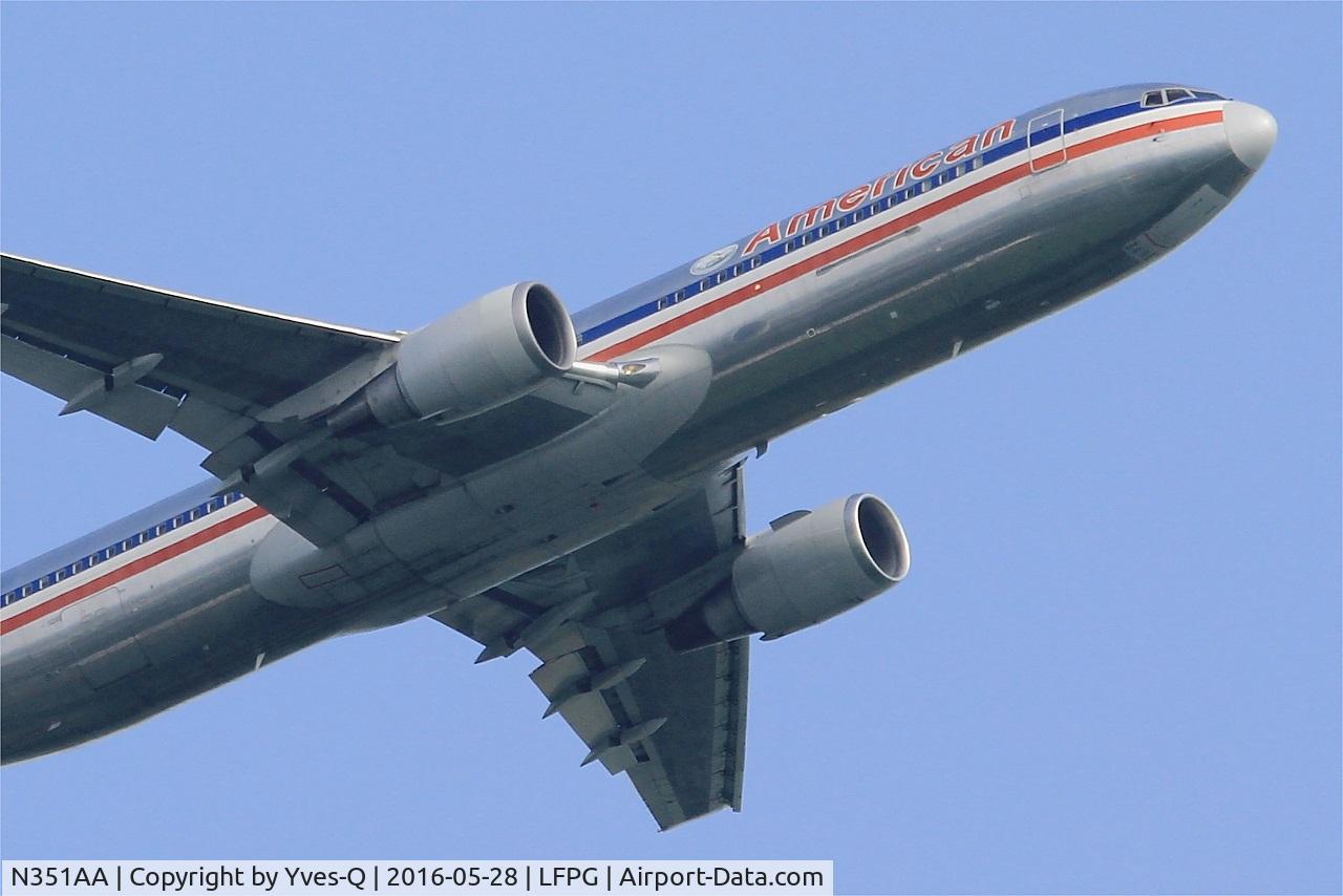 N351AA, 1988 Boeing 767-323 C/N 24032, Boeing 767-323, Take off rwy 06R, Roissy Charles De Gaulle airport (LFPG-CDG)