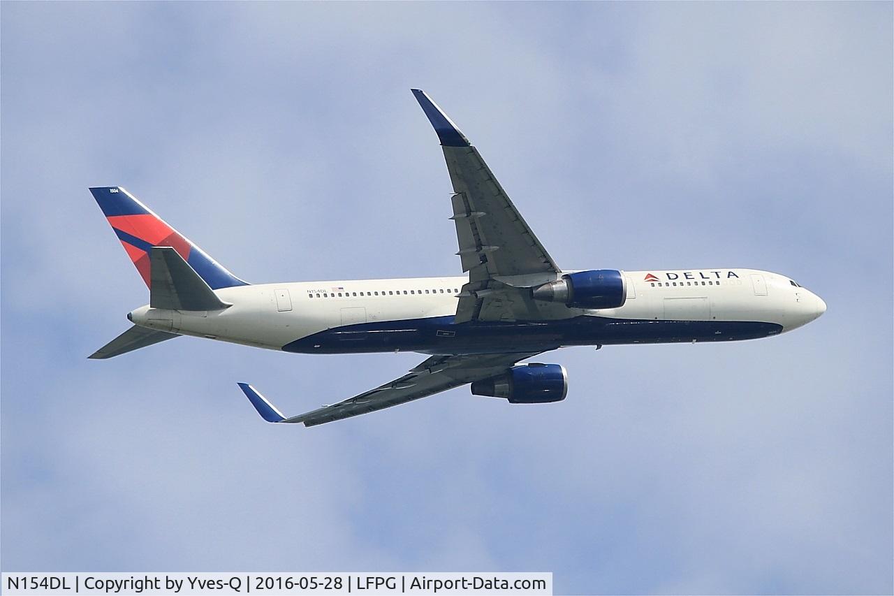 N154DL, 1991 Boeing 767-3P6 C/N 25241, Boeing 767-3P6, Climbing from rwy 06R, Roissy Charles De Gaulle airport (LFPG-CDG)