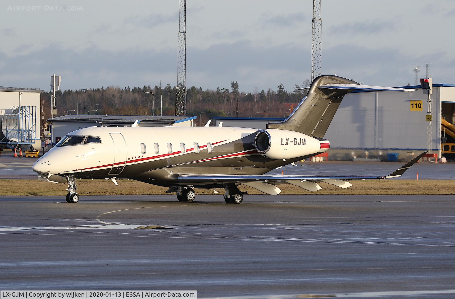 LX-GJM, 2019 Bombardier Challenger 350 (BD-100-1A10) C/N 20830, Taxiway U