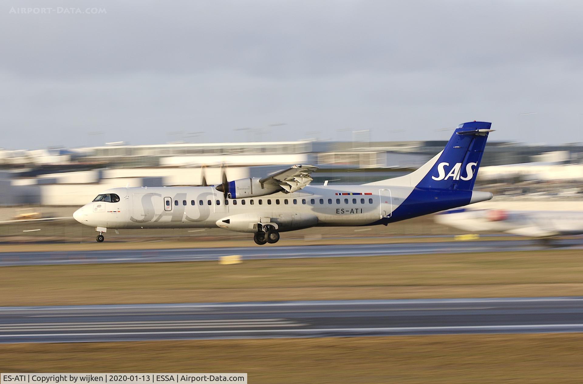 ES-ATI, 2013 ATR 72-600 (72-212A) C/N 1075, RWY 19L