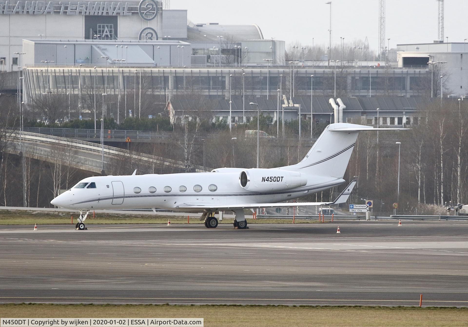 N450DT, 2004 Gulfstream Aerospace GIV-X (G450) C/N 4004, Ramp M