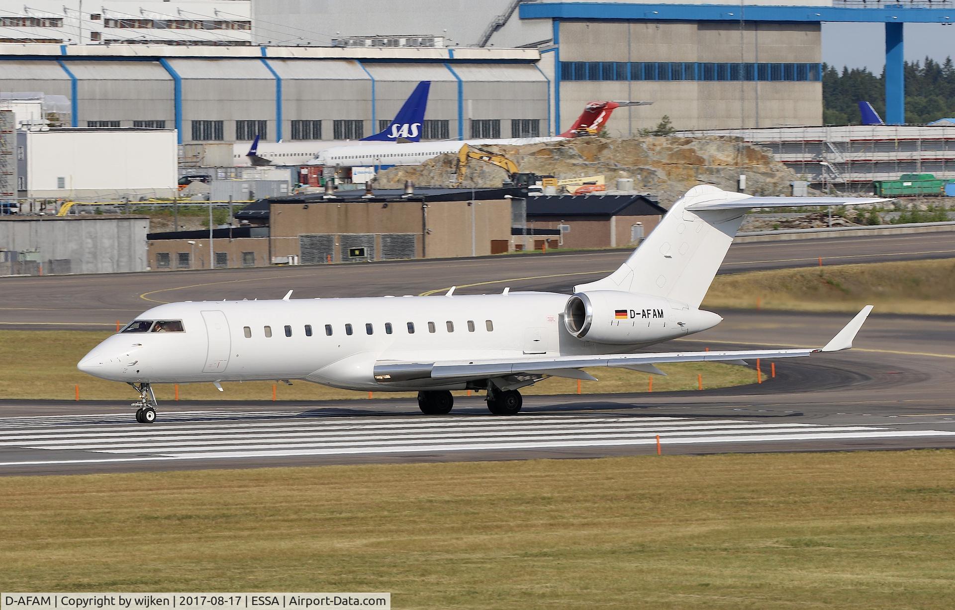 D-AFAM, 1999 Bombardier BD-700-1A10 Global Express C/N 9028, RWY 19L