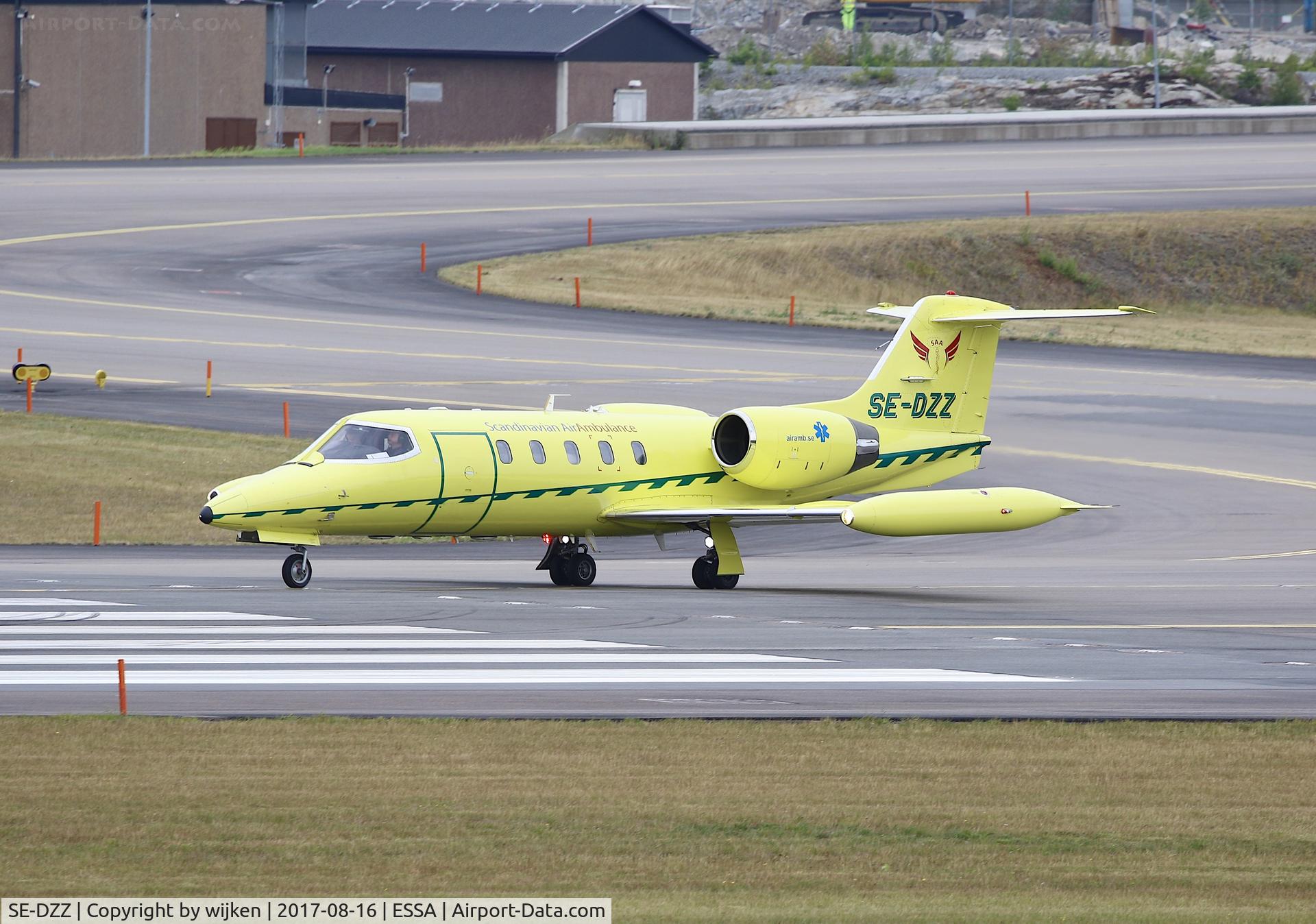 SE-DZZ, 1981 Learjet 35A C/N 415, RWY 19L