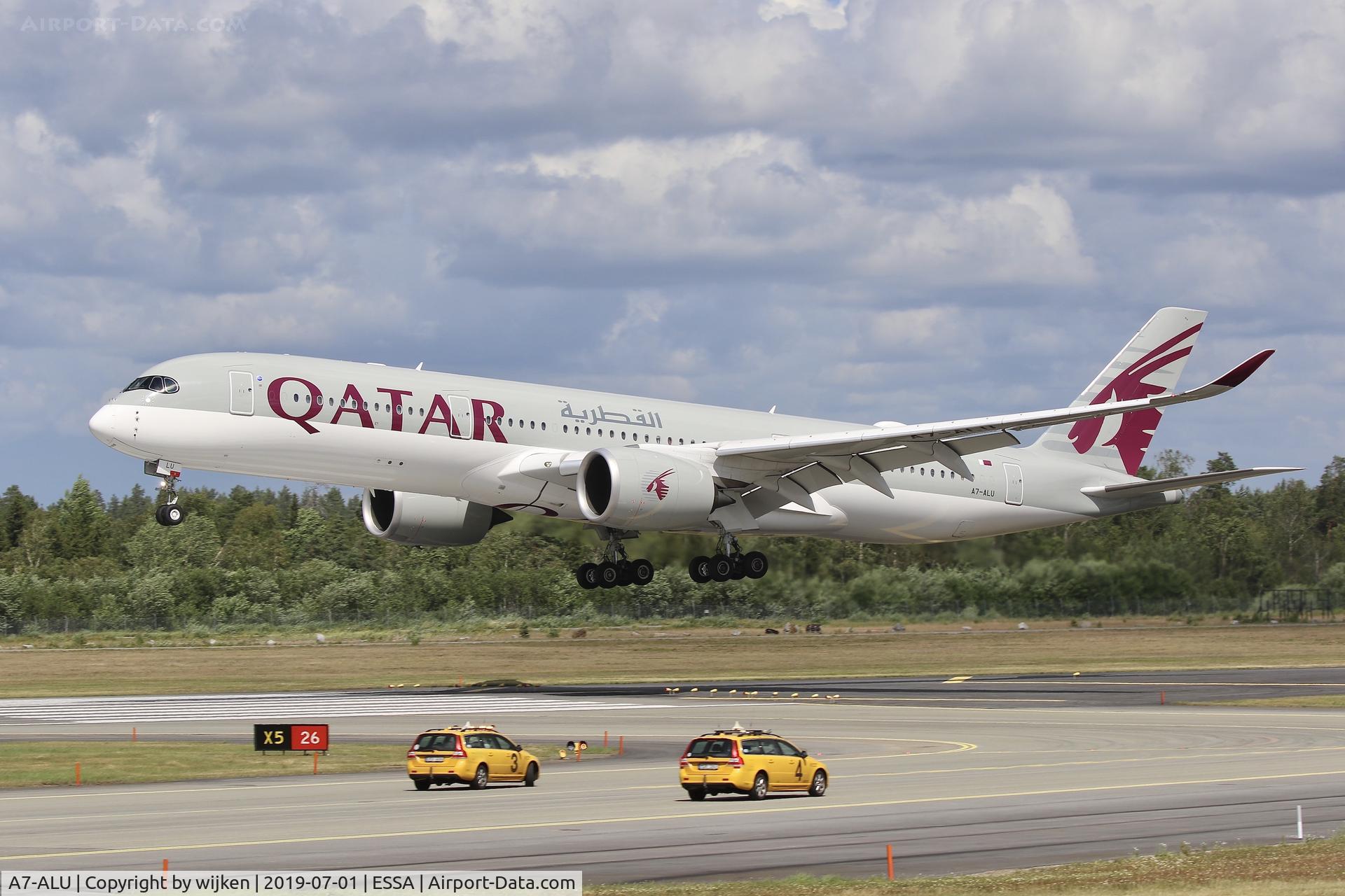 A7-ALU, 2018 Airbus A350-941 C/N 100, RWY 26